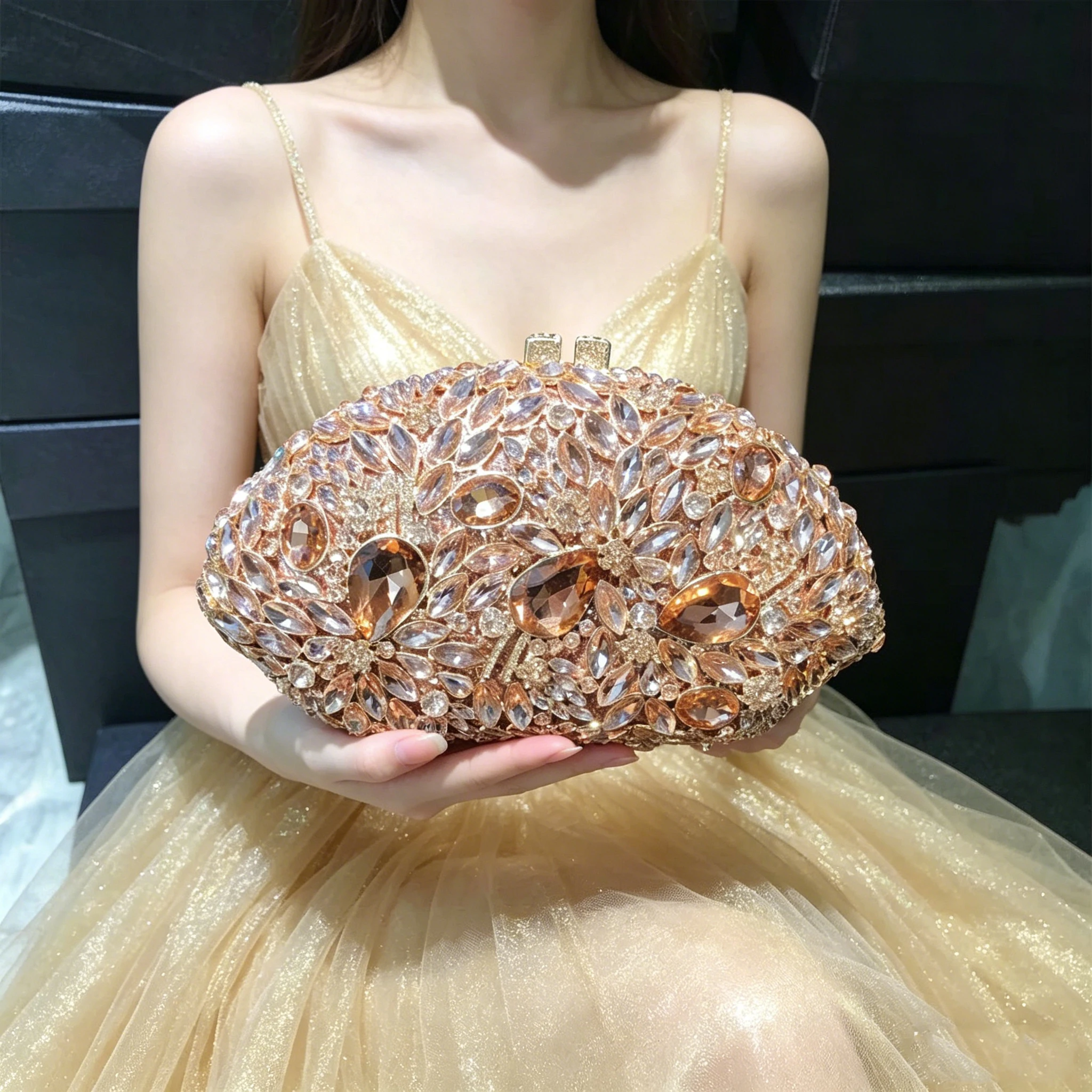 Large Diamond Evening Clutches Purses For Women Party Purse Bag Luxury WHTUOHENG Lady Crystal Fan-Handbags Dinner Prom Clutch
Large Diamond Evening Clutches Purses For Women Party Purse Bag Luxury WHTUOHENG Lady Crystal Fan-Handbags Dinner Prom Clutch