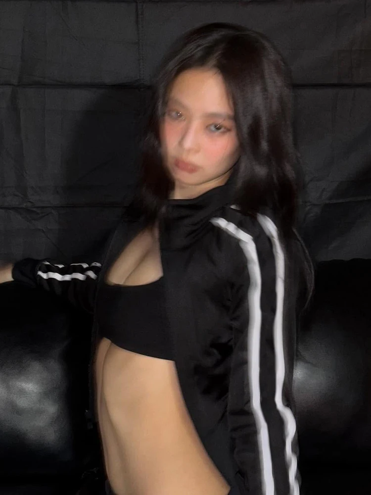 Женская куртка на молнии Weird Puss в полоску, эластичная обтягивающая осенняя трендовая спортивная простая классическая уличная одежда Y2K, повседневное хипстерское пальто
Женская куртка на молнии Weird Puss в полоску, эластичная обтягивающая осенняя трендовая спортивная простая классическая уличная одежда Y2K, повседневное хипстерское пальто