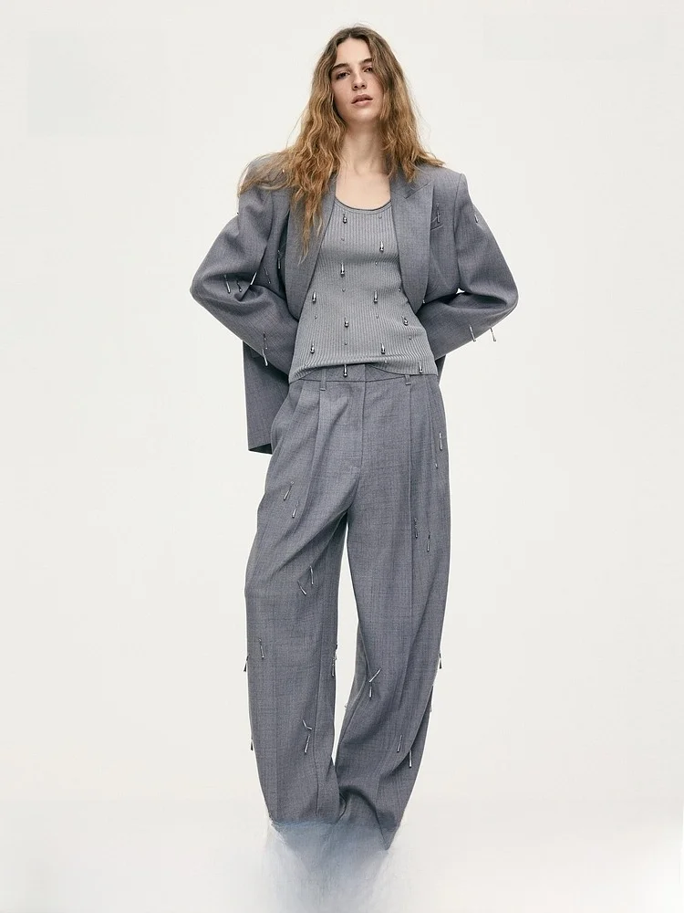 Летний женский жилет H&M с бисером, артикул 1322836, повседневный стиль, низкий круглый вырез, смесь полиэстера и нейлона, для ношения как внутри, так и снаружи, комфорт для дома
Летний женский жилет H&M с бисером, артикул 1322836, повседневный стиль, низкий круглый вырез, смесь полиэстера и нейлона, для ношения как внутри, так и снаружи, комфорт для дома