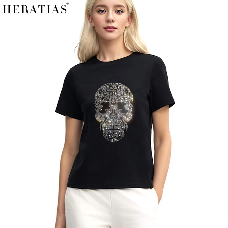 Trendy Skull-Printed T-Shirt with Rhinestones for Women: Perfect for Spring/Summer
Trendy Skull-Printed T-Shirt with Rhinestones for Women: Perfect for Spring/Summer