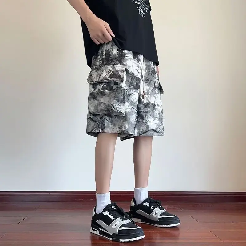 Camouflage workwear shorts for men, summer ink tie dye design, sporty and versatile five quarter pants, casual pants
Camouflage workwear shorts for men, summer ink tie dye design, sporty and versatile five quarter pants, casual pants