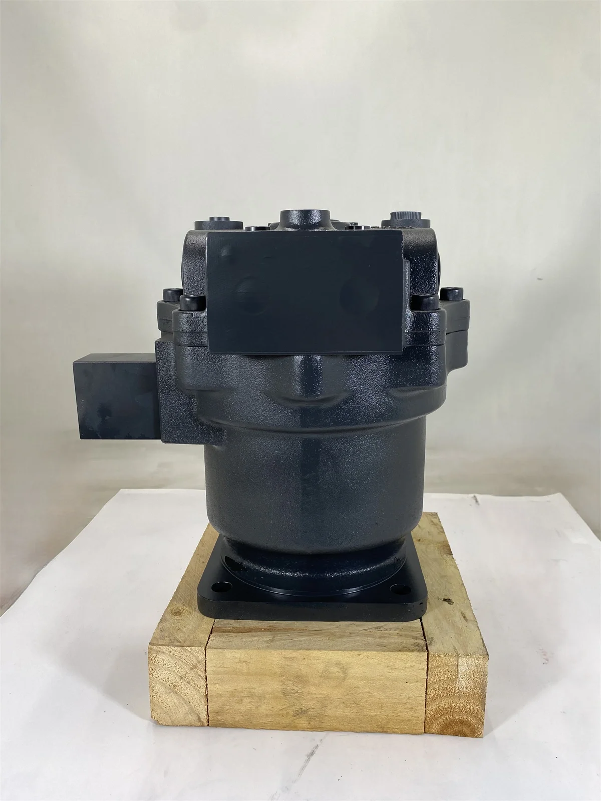 Поворотный двигатель EC360 для запасных частей экскаватора VOLVO SA8230-31780, двигатель с поворотным приводом, вторичный рынок
Поворотный двигатель EC360 для запасных частей экскаватора VOLVO SA8230-31780, двигатель с поворотным приводом, вторичный рынок