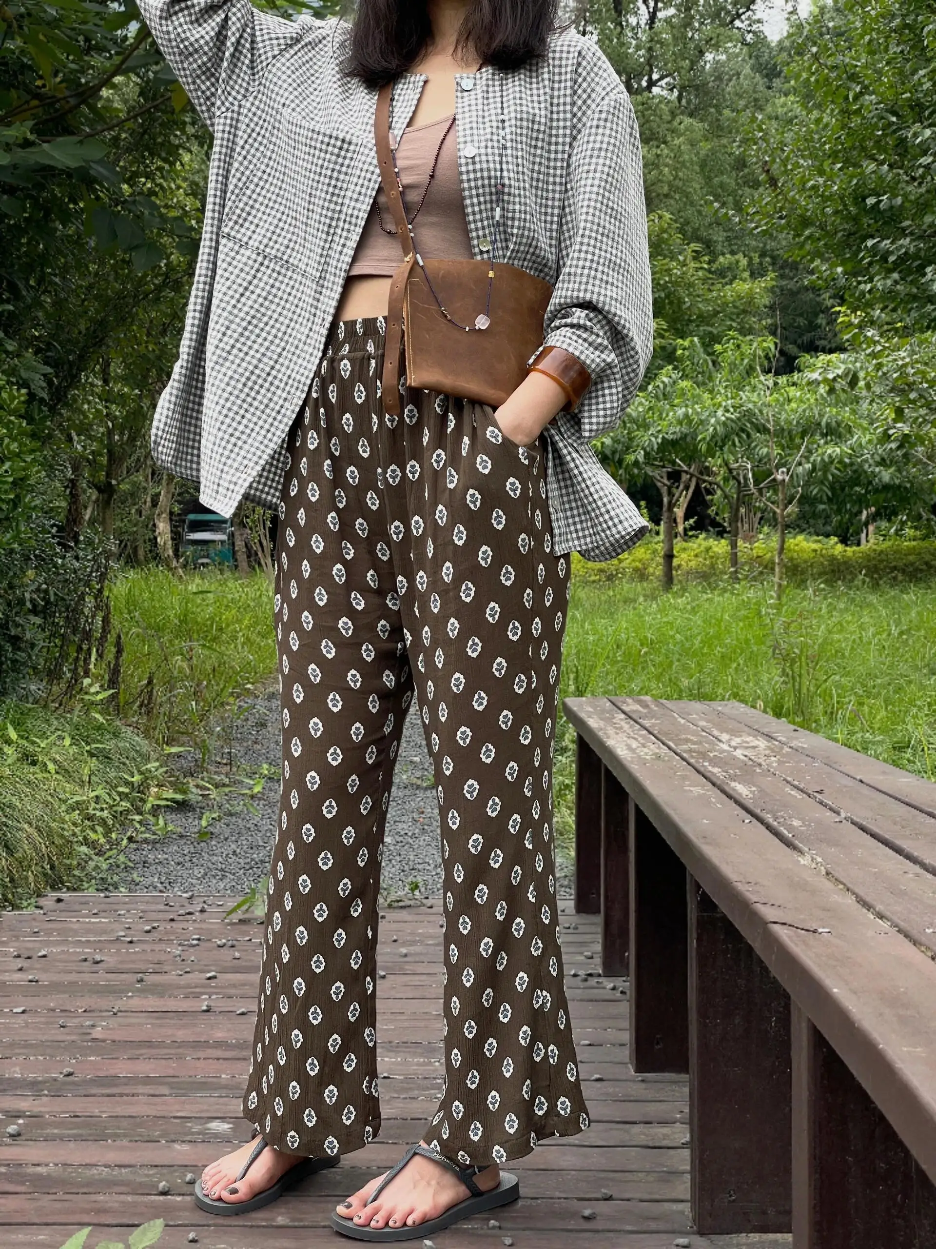 Женские повседневные брюки с цветочным принтом, широкие, свободного кроя, маленький размер, универсальные, для прогулок, с высокой талией
Женские повседневные брюки с цветочным принтом, широкие, свободного кроя, маленький размер, универсальные, для прогулок, с высокой талией