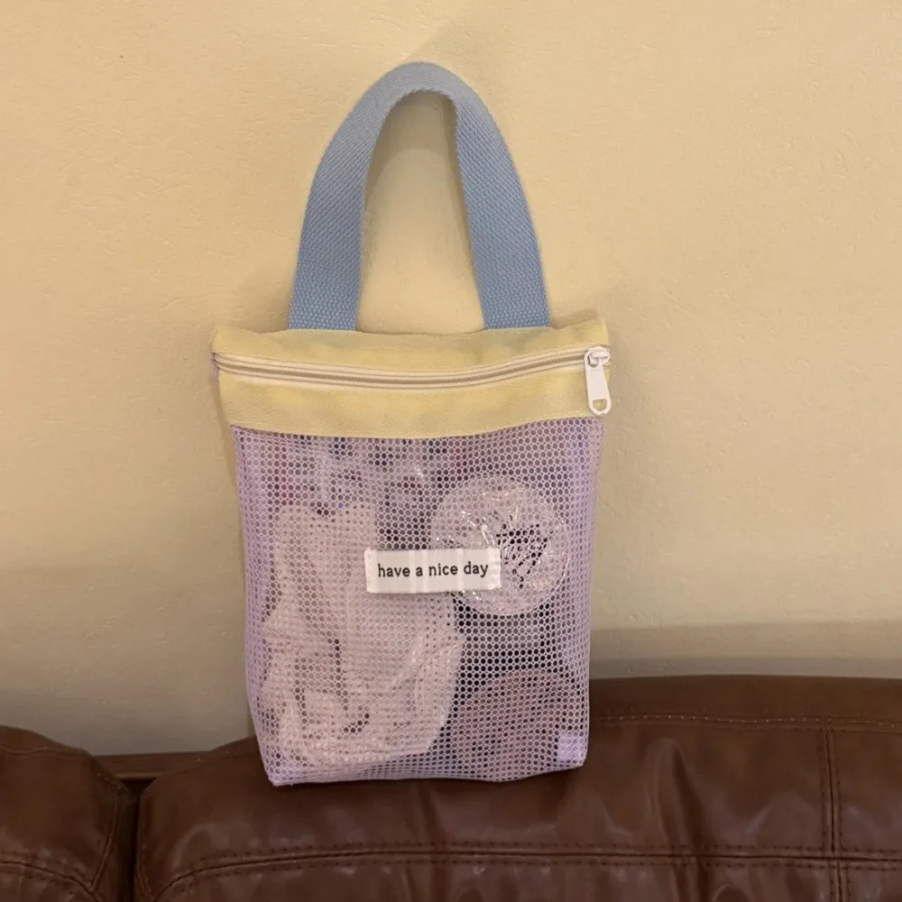 Makeup Bag Mesh Toiletry Bag Breathable Large Capacity Toiletry Storage Bag Quick Dry Light Weight Washing Handbag Fitness
Makeup Bag Mesh Toiletry Bag Breathable Large Capacity Toiletry Storage Bag Quick Dry Light Weight Washing Handbag Fitness