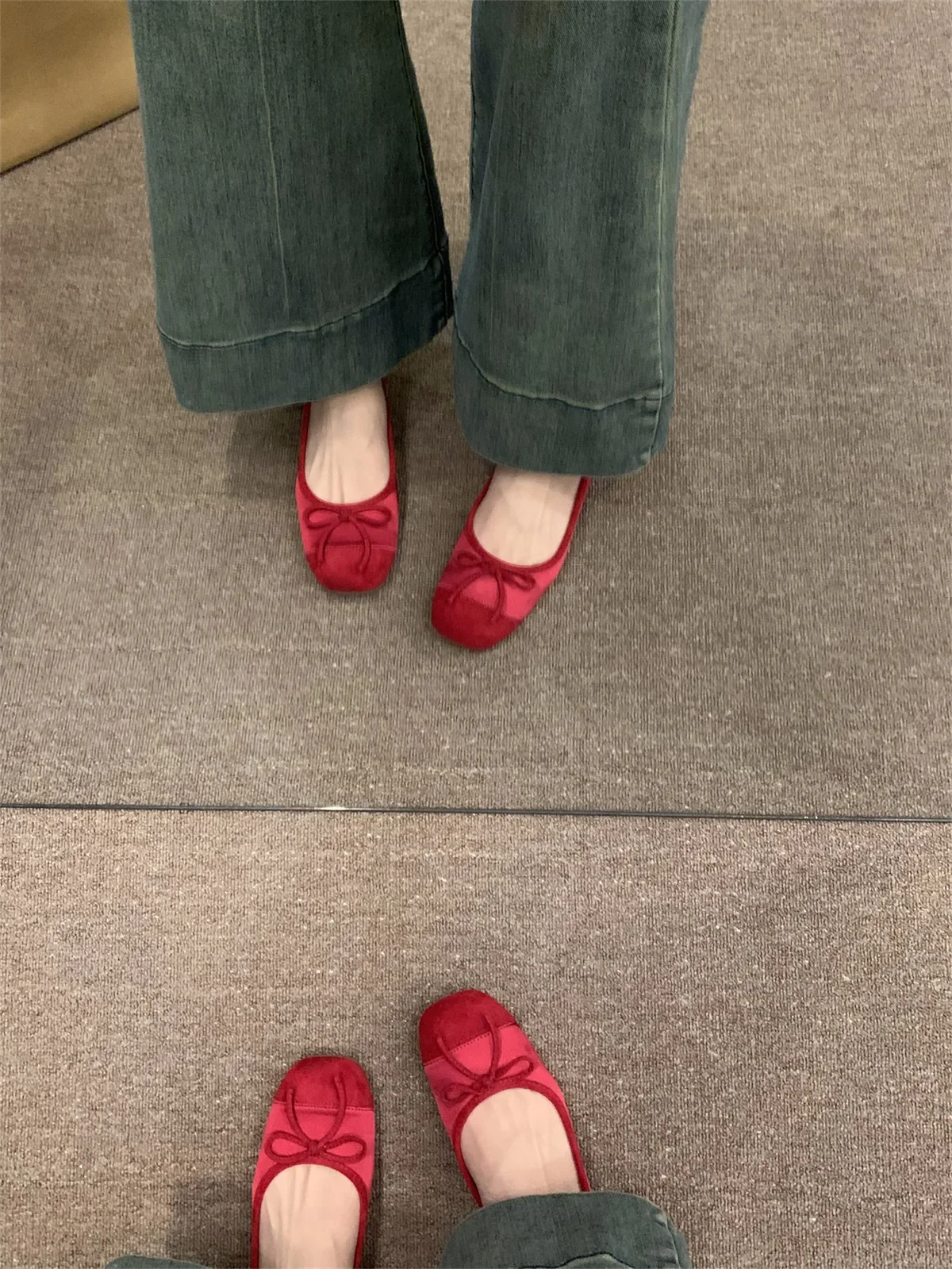 Flat and gentle evening shoes, French small red single shoes, women's shoes, spring and autumn soft soled silver ballet shoes
Flat and gentle evening shoes, French small red single shoes, women's shoes, spring and autumn soft soled silver ballet shoes