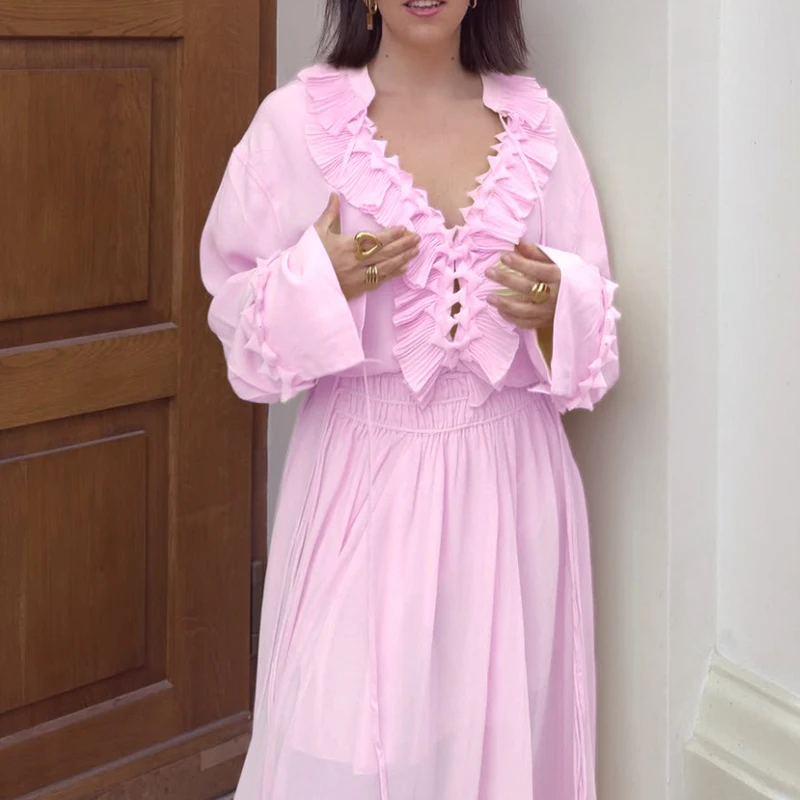 Ladies Sexy Deep V-Neck Chiffon Tops Show Style Edge Ruffles Office Blouse Elegant Women Solid Long Sleeved Beautiful Pullover
Ladies Sexy Deep V-Neck Chiffon Tops Show Style Edge Ruffles Office Blouse Elegant Women Solid Long Sleeved Beautiful Pullover