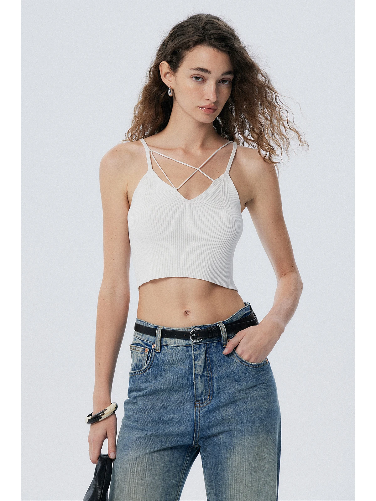 Comfortable Short Back Crossed Strap Vest Women's Fashion Commute Style Color Slim Fit Summer 2024 Thornsaura Design
Comfortable Short Back Crossed Strap Vest Women's Fashion Commute Style Color Slim Fit Summer 2024 Thornsaura Design