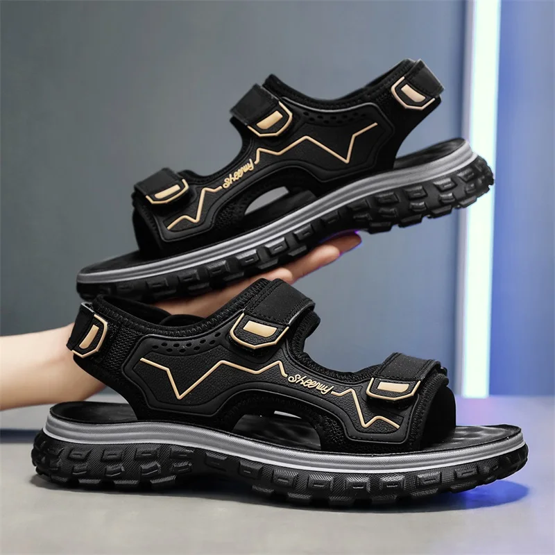 Outdoor Sports Casual Slippers Men Summer Lightweight Beach Sandals
Outdoor Sports Casual Slippers Men Summer Lightweight Beach Sandals