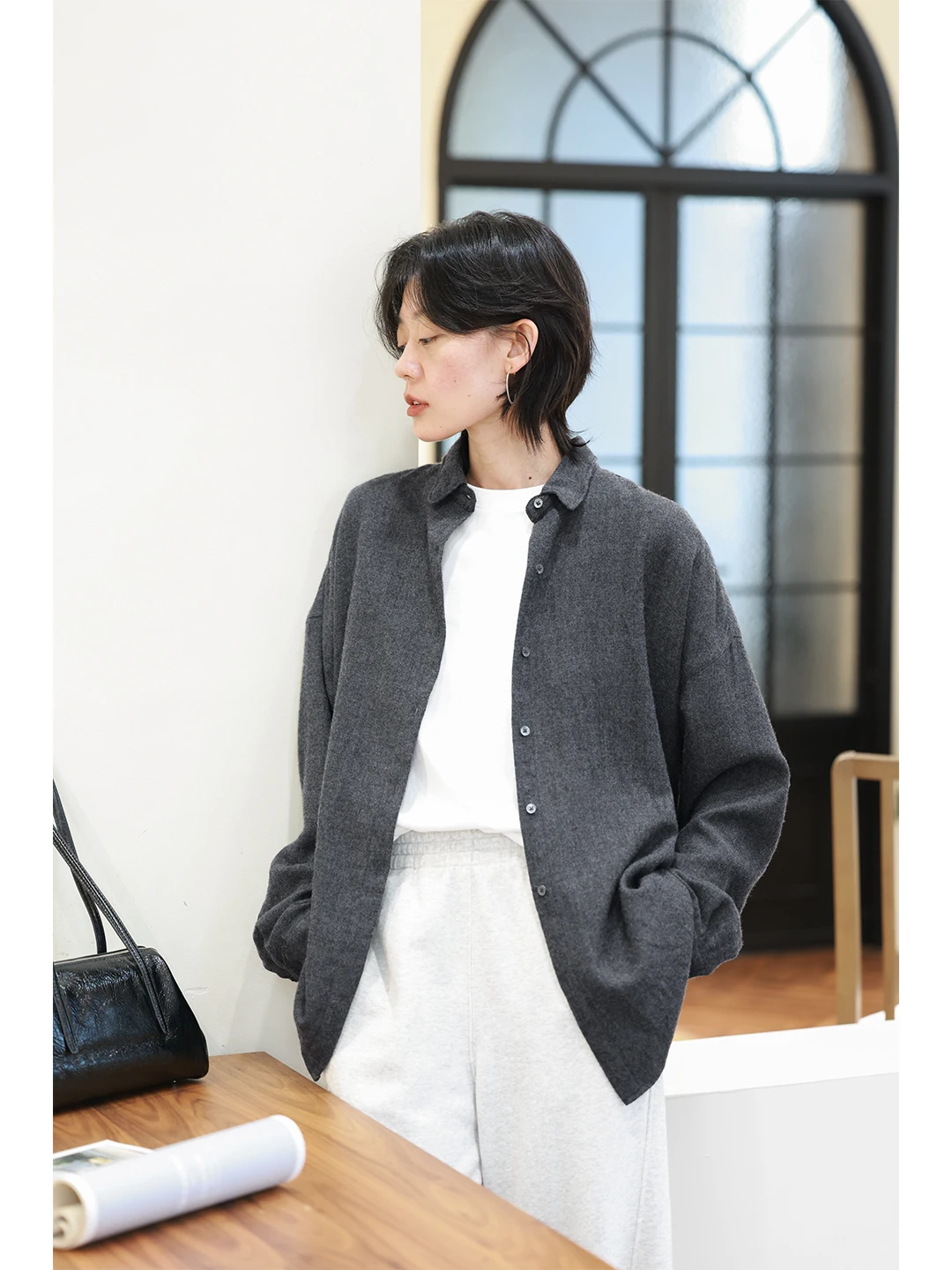 Premium Spun Woolen Long Sve irt Jaet Women's Loose Fit Comfortable Soft ey Casual Sle Button up Top
Premium Spun Woolen Long Sve irt Jaet Women's Loose Fit Comfortable Soft ey Casual Sle Button up Top