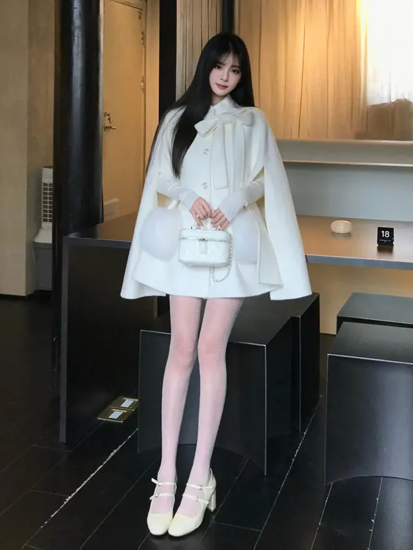 Корейское двустороннее шерстяное пальто, нежный дизайн Ele, красивая верхняя одежда для женщин, зимний сезон
Корейское двустороннее шерстяное пальто, нежный дизайн Ele, красивая верхняя одежда для женщин, зимний сезон