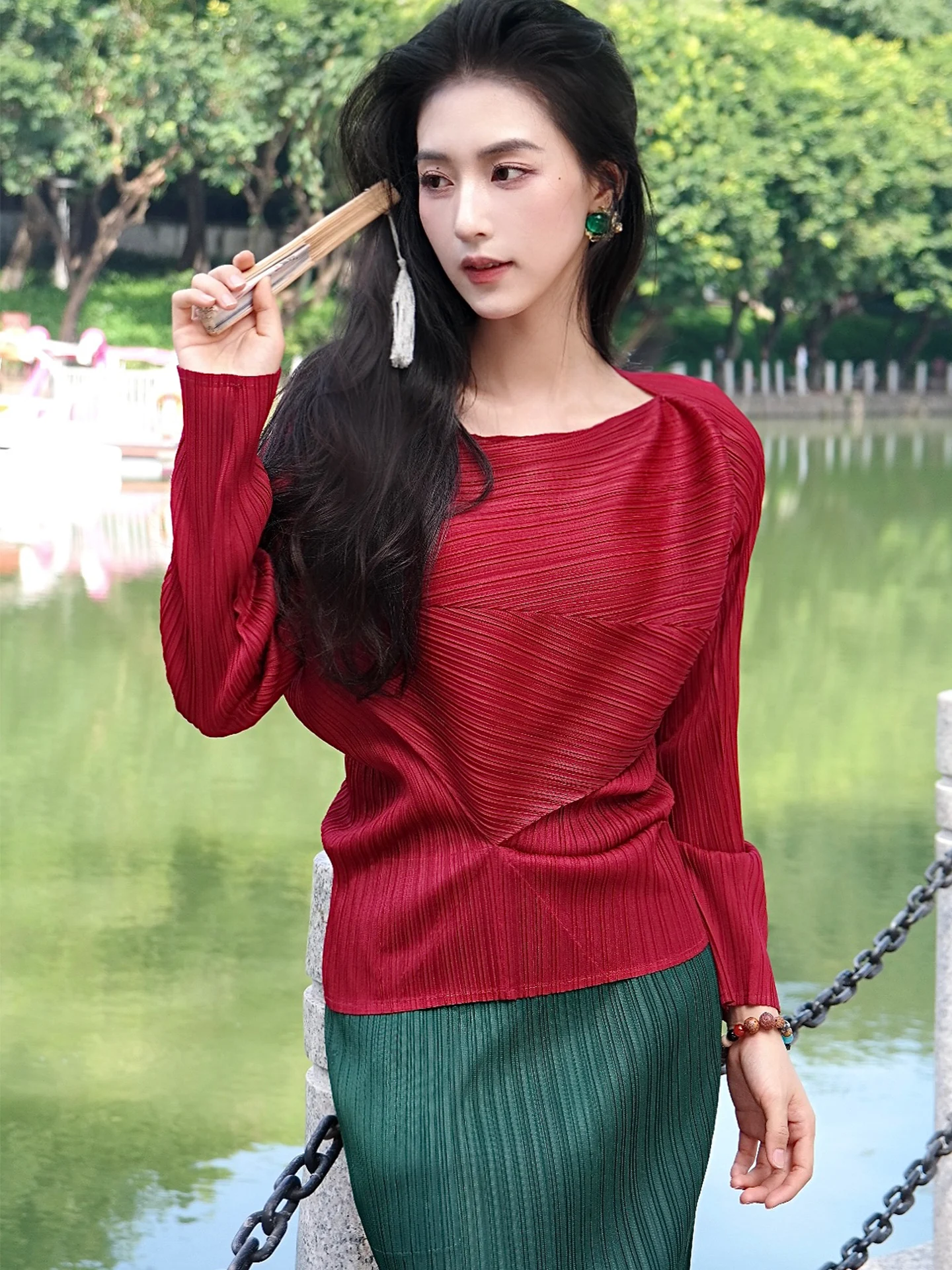 Red Asymmetrical Folded Women's Top Bottom Set Casual Style Long Sleeve round Neck Four Seasons Suitable for Adults
Red Asymmetrical Folded Women's Top Bottom Set Casual Style Long Sleeve round Neck Four Seasons Suitable for Adults