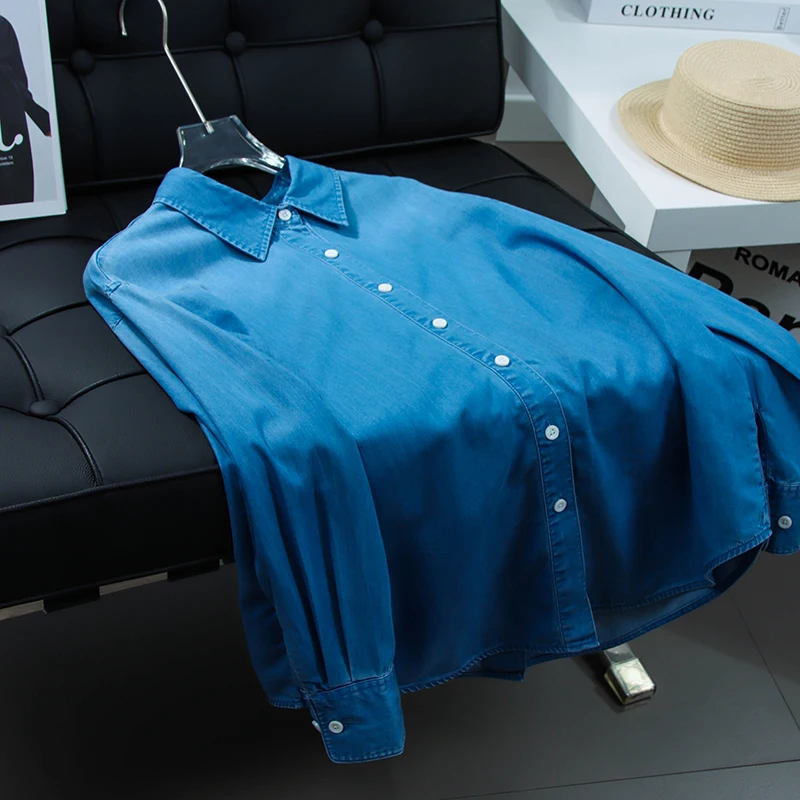 Lightweight denim shirt for women with back slit design long sleeves loose fit versatile and stylish outer blouse
Lightweight denim shirt for women with back slit design long sleeves loose fit versatile and stylish outer blouse
