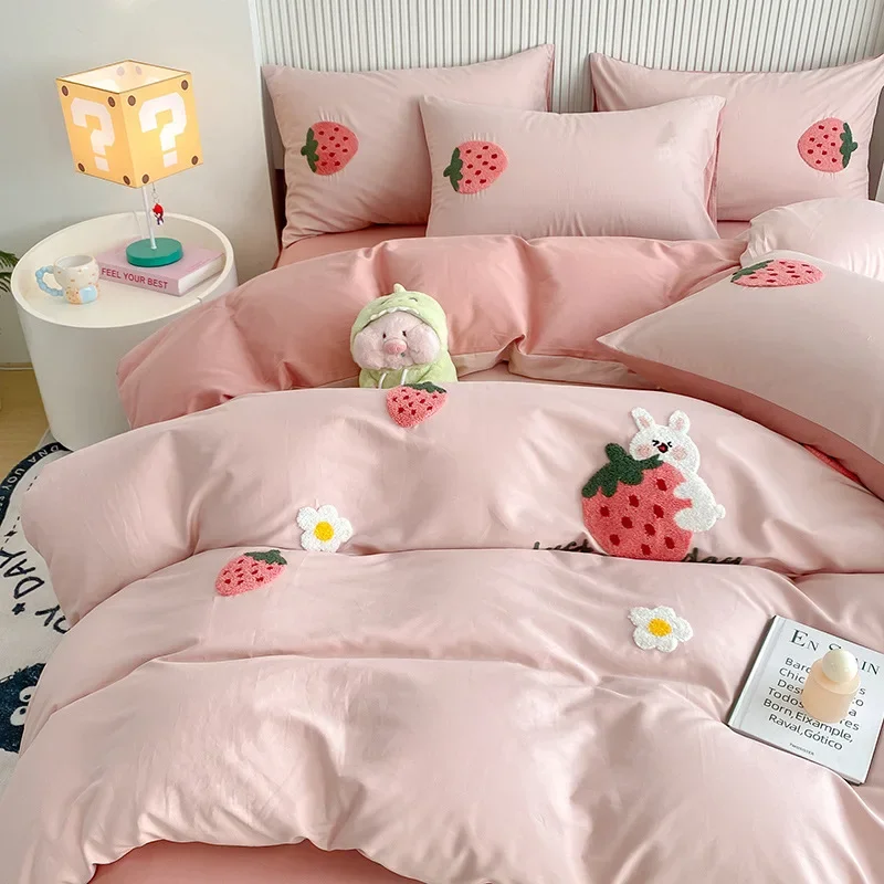 Cartoon cute towel embroidered four piece set on the bed, all cotton and pure cotton duvet cover, new dormitory three piece set,
Cartoon cute towel embroidered four piece set on the bed, all cotton and pure cotton duvet cover, new dormitory three piece set,