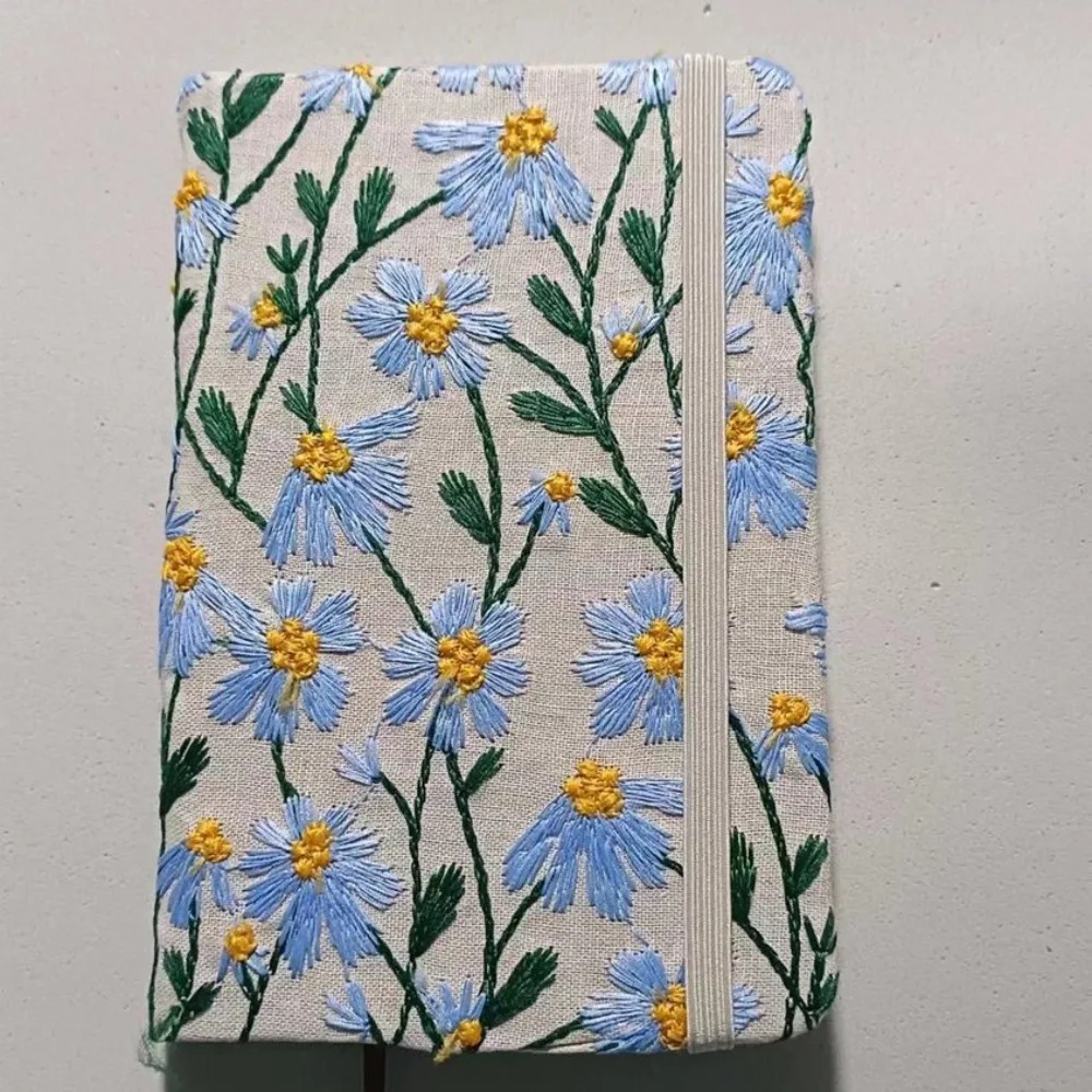 New A5/A6 Fabric Embroidery Notebook Blank/Lines Button Cloth Notepad 100 Sheets Bookmark Diary Notebook
New A5/A6 Fabric Embroidery Notebook Blank/Lines Button Cloth Notepad 100 Sheets Bookmark Diary Notebook