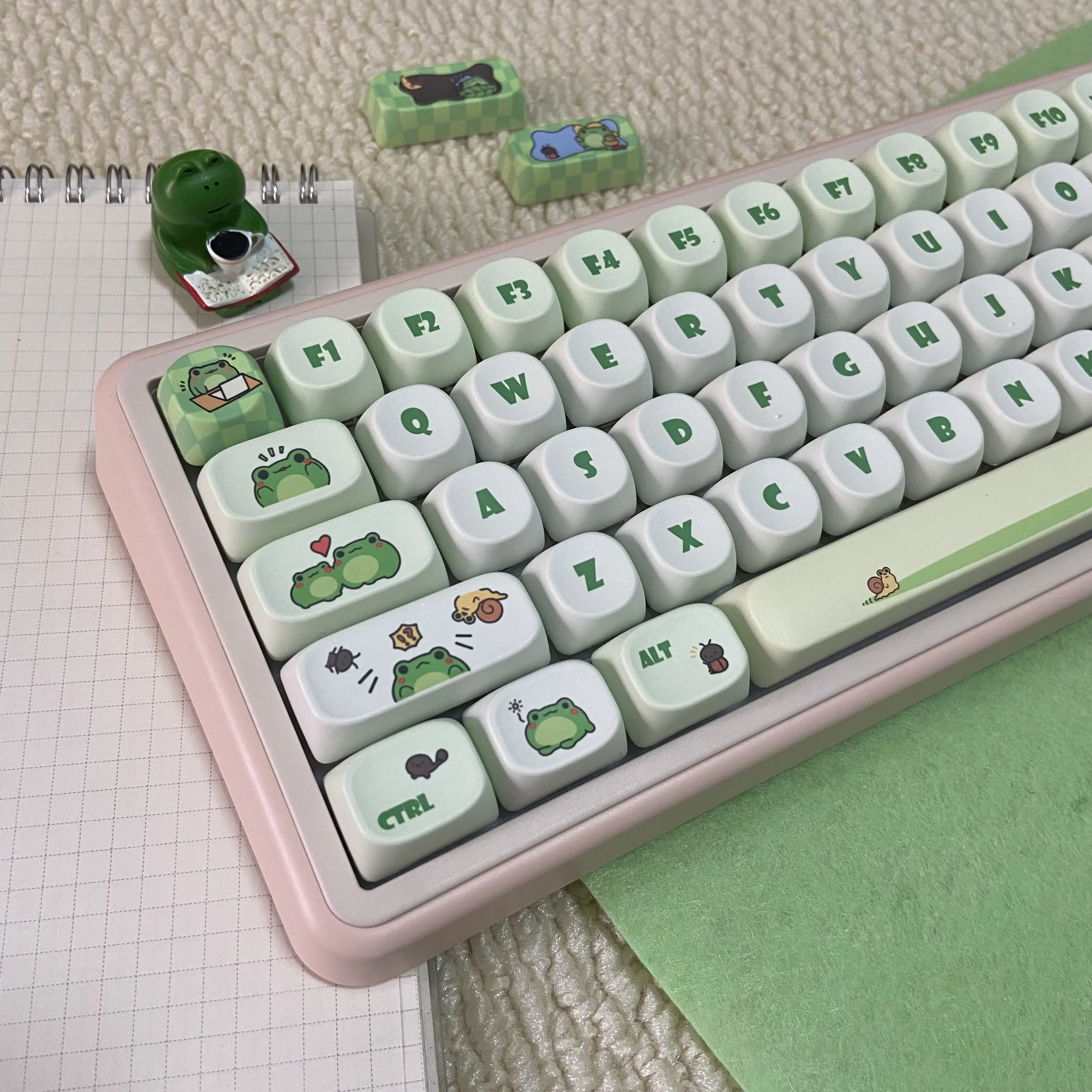Колпачки для клавиш Cute Frog Custom MOA PBT, совместимые с механическими клавиатурами 60, 75, 80, 90, 100, для игровых клавиатур, английская раскладка
Колпачки для клавиш Cute Frog Custom MOA PBT, совместимые с механическими клавиатурами 60, 75, 80, 90, 100, для игровых клавиатур, английская раскладка