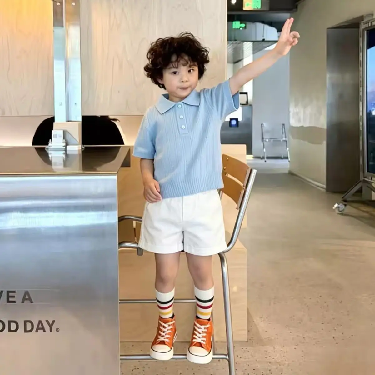 Boys and Girls Summer Set Outfit New Style Children Hollow Polo Neck Short Sleeve Knitted Shirt Casual Shorts Two-Piece Set 2-7Y
Boys and Girls Summer Set Outfit New Style Children Hollow Polo Neck Short Sleeve Knitted Shirt Casual Shorts Two-Piece Set 2-7Y