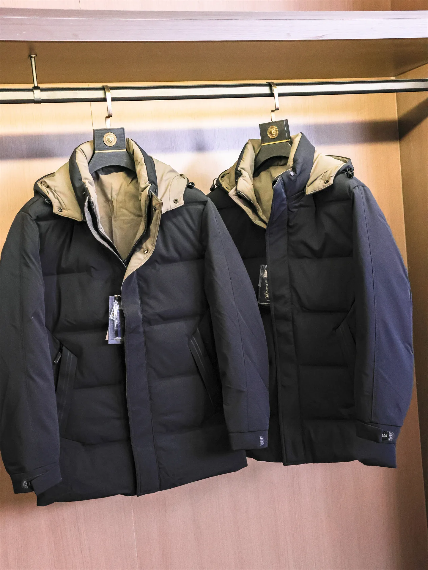 High Fill Power High Loosen Men's down Jacket Casual Removable Hood Mid-Length Business Casual Contrast Color Polyester Fiber
High Fill Power High Loosen Men's down Jacket Casual Removable Hood Mid-Length Business Casual Contrast Color Polyester Fiber