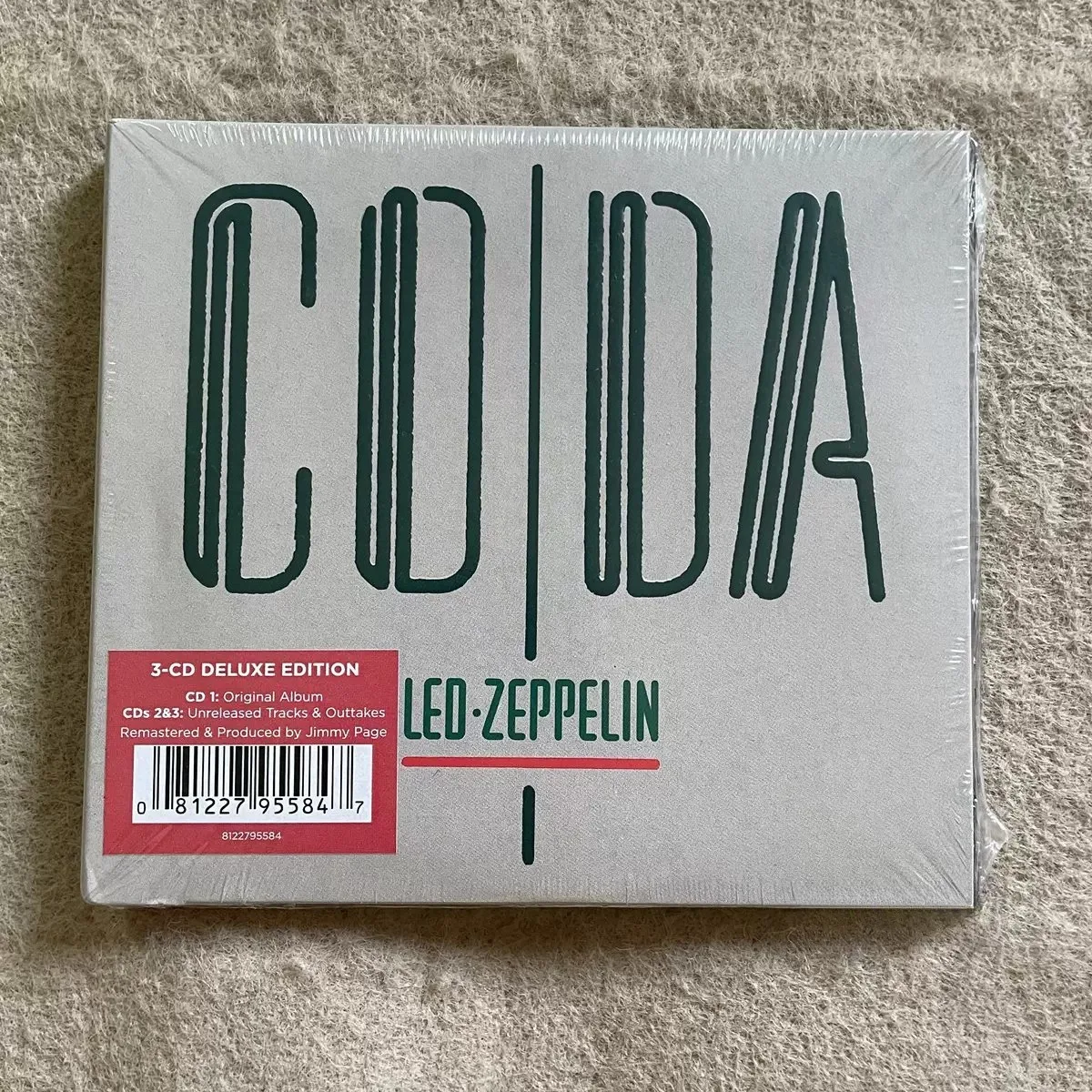 Led Zeppelin Coda 3CD Deluxe Edition Remastered Rock Audio CD with Unreleased Tracks & Outtakes
Led Zeppelin Coda 3CD Deluxe Edition Remastered Rock Audio CD with Unreleased Tracks & Outtakes