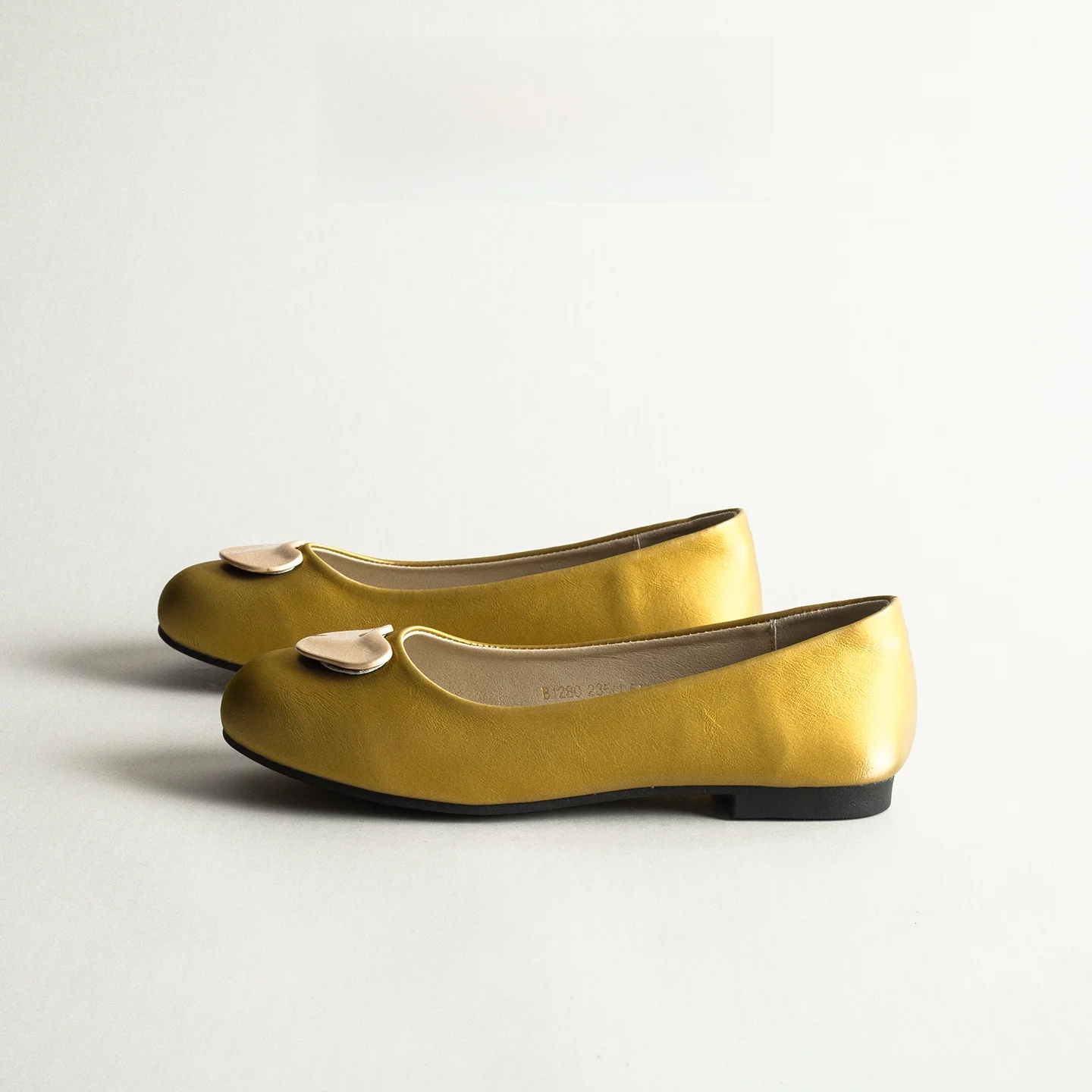 Genuine Leather Ballet Flat Shoes Women's round Toe Spring Season Flat Bottom Versatile Commuting Skirt Mary Jane Shoes
Genuine Leather Ballet Flat Shoes Women's round Toe Spring Season Flat Bottom Versatile Commuting Skirt Mary Jane Shoes