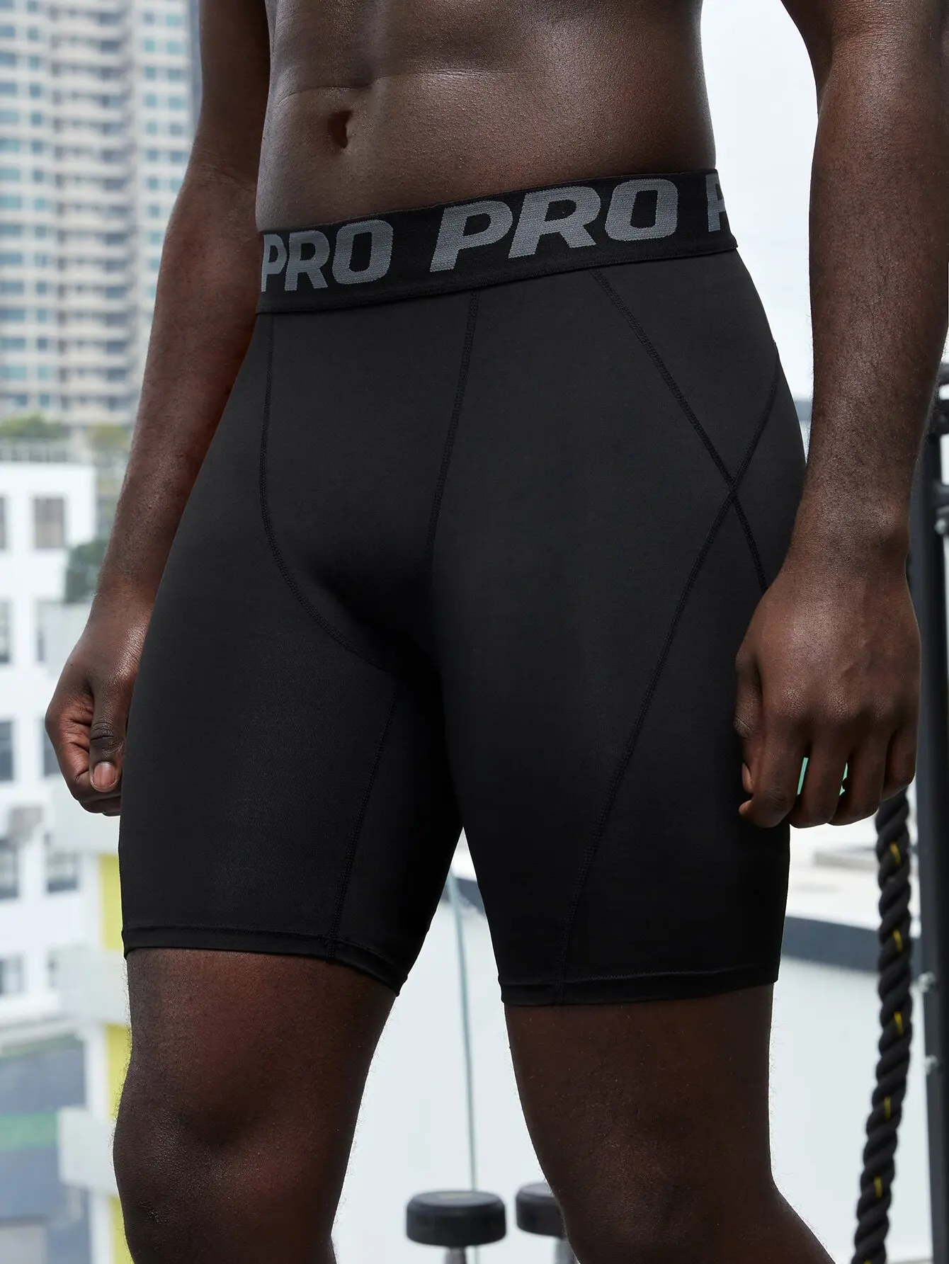 Мужские черные компрессионные шорты с поясом с надписью, спортивный крой
Мужские черные компрессионные шорты с поясом с надписью, спортивный крой