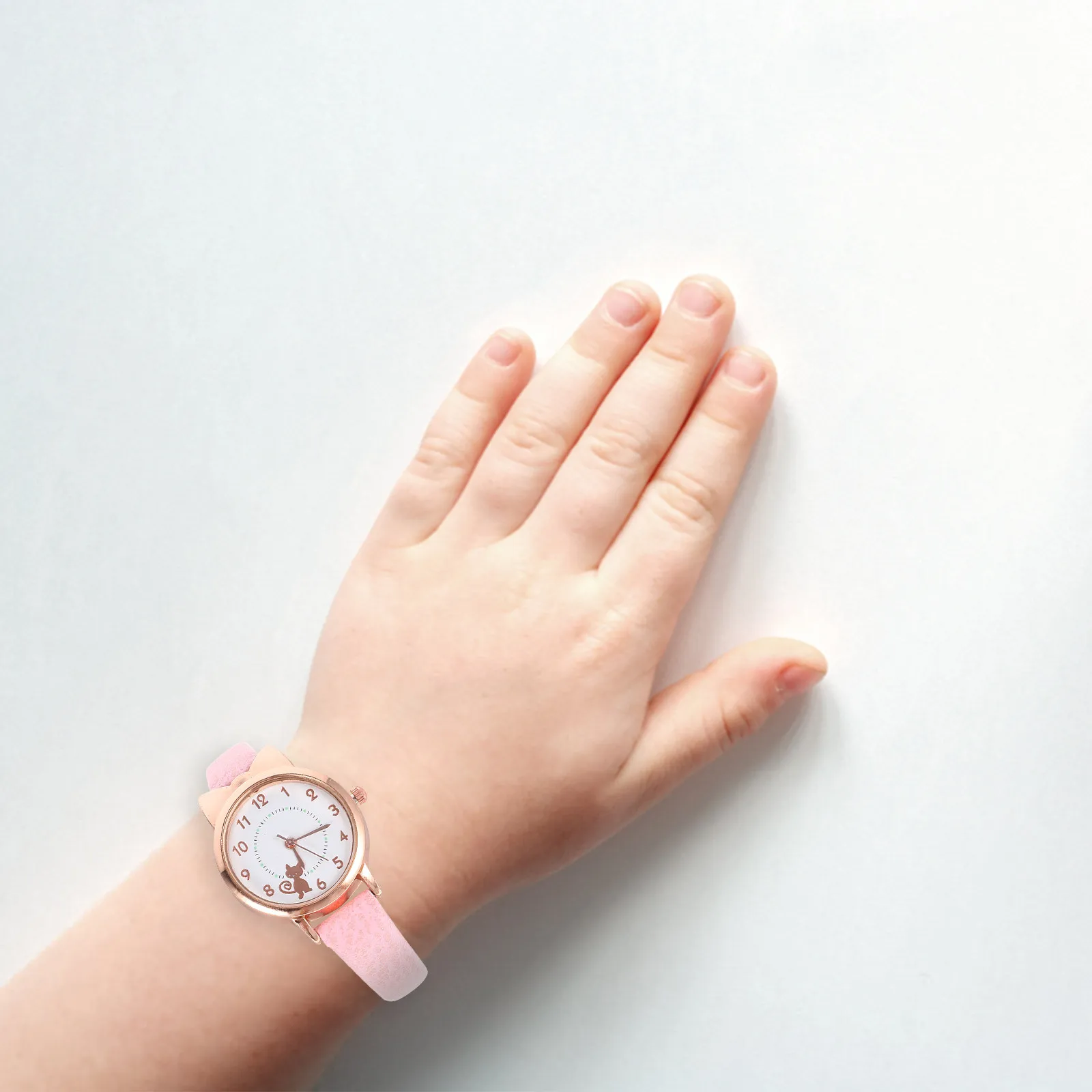 Водонепроницаемые часы с металлическим корпусом и стеклянным циферблатом в виде мультяшного кота для занятий спортом и активного отдыха
Водонепроницаемые часы с металлическим корпусом и стеклянным циферблатом в виде мультяшного кота для занятий спортом и активного отдыха