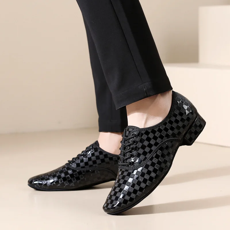 Мужская обувь для латинских танцев, кожаная резиновая/замшевая подошва, черная обувь для бальных танцев, сальса, танго, вальс, джаз, танцевальная обувь на каблуке 3 см
Мужская обувь для латинских танцев, кожаная резиновая/замшевая подошва, черная обувь для бальных танцев, сальса, танго, вальс, джаз, танцевальная обувь на каблуке 3 см