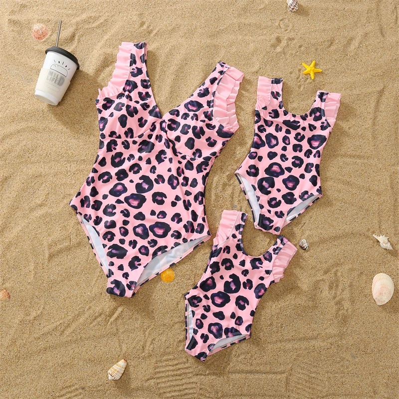 Leopard Swimwear One Piece Mother Daughter Matching Swimsuits Ruffled Mommy and Me Beachwear Clothes Mom Mum Baby Bathing Suit
Leopard Swimwear One Piece Mother Daughter Matching Swimsuits Ruffled Mommy and Me Beachwear Clothes Mom Mum Baby Bathing Suit
