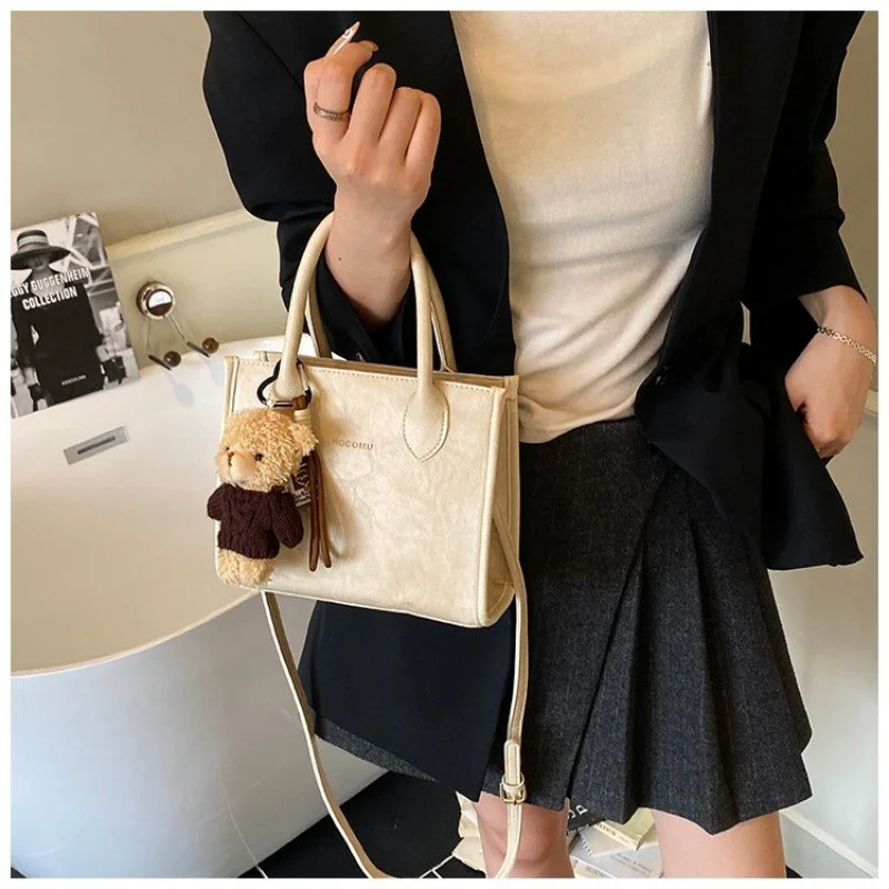 Classic Women's Handbag In Double faced Leather With Reversible Design Offering Two Styles In One Bag
Classic Women's Handbag In Double faced Leather With Reversible Design Offering Two Styles In One Bag