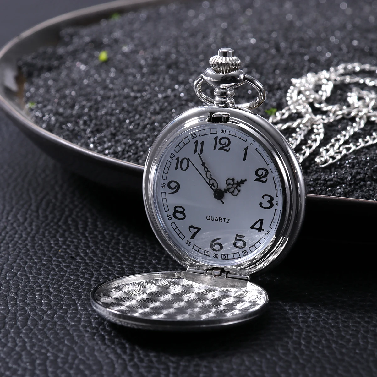 Vintage Pocket Watch for Men Mechanical Retro Design Chain Long Lasting Use Collection Choice Shiny Gloss Noble Lightweight
Vintage Pocket Watch for Men Mechanical Retro Design Chain Long Lasting Use Collection Choice Shiny Gloss Noble Lightweight