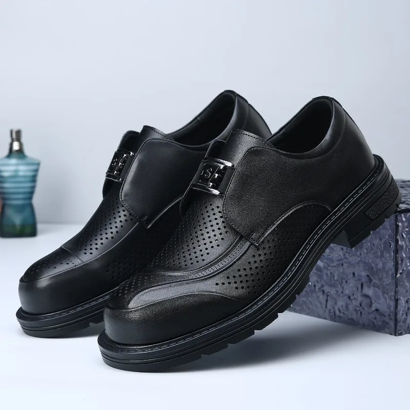 Summer Perforated Men Thick Soled Loafers with Metal Decoration Anti Slip Breathable Dry Commuting Business Leisure Shoes
Summer Perforated Men Thick Soled Loafers with Metal Decoration Anti Slip Breathable Dry Commuting Business Leisure Shoes