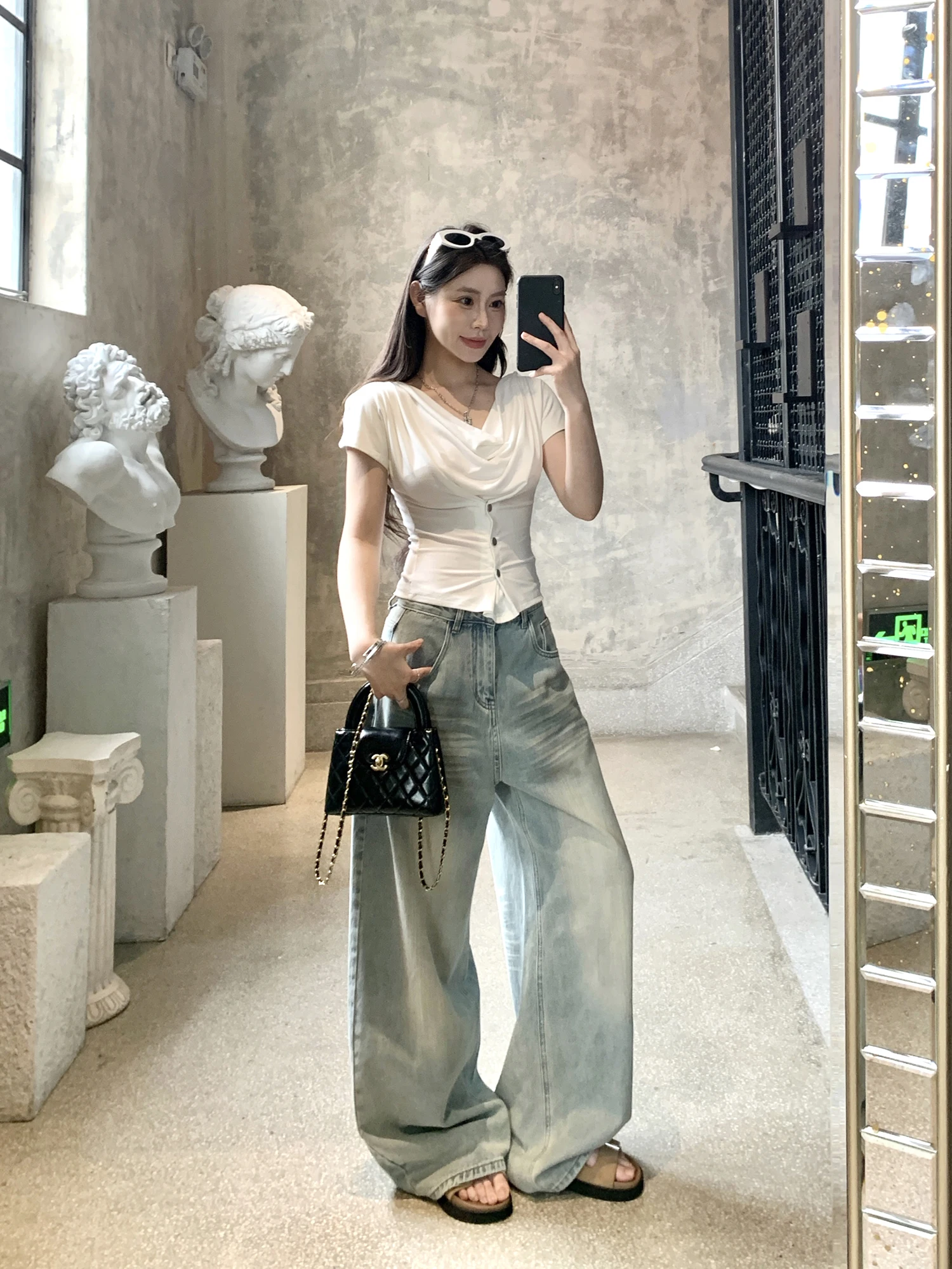 High Waist Wide Leg Jeans Women's Loose Casual Straight Leg Pants Summer Vintage Style Slimming Effect by Withmxboom
High Waist Wide Leg Jeans Women's Loose Casual Straight Leg Pants Summer Vintage Style Slimming Effect by Withmxboom