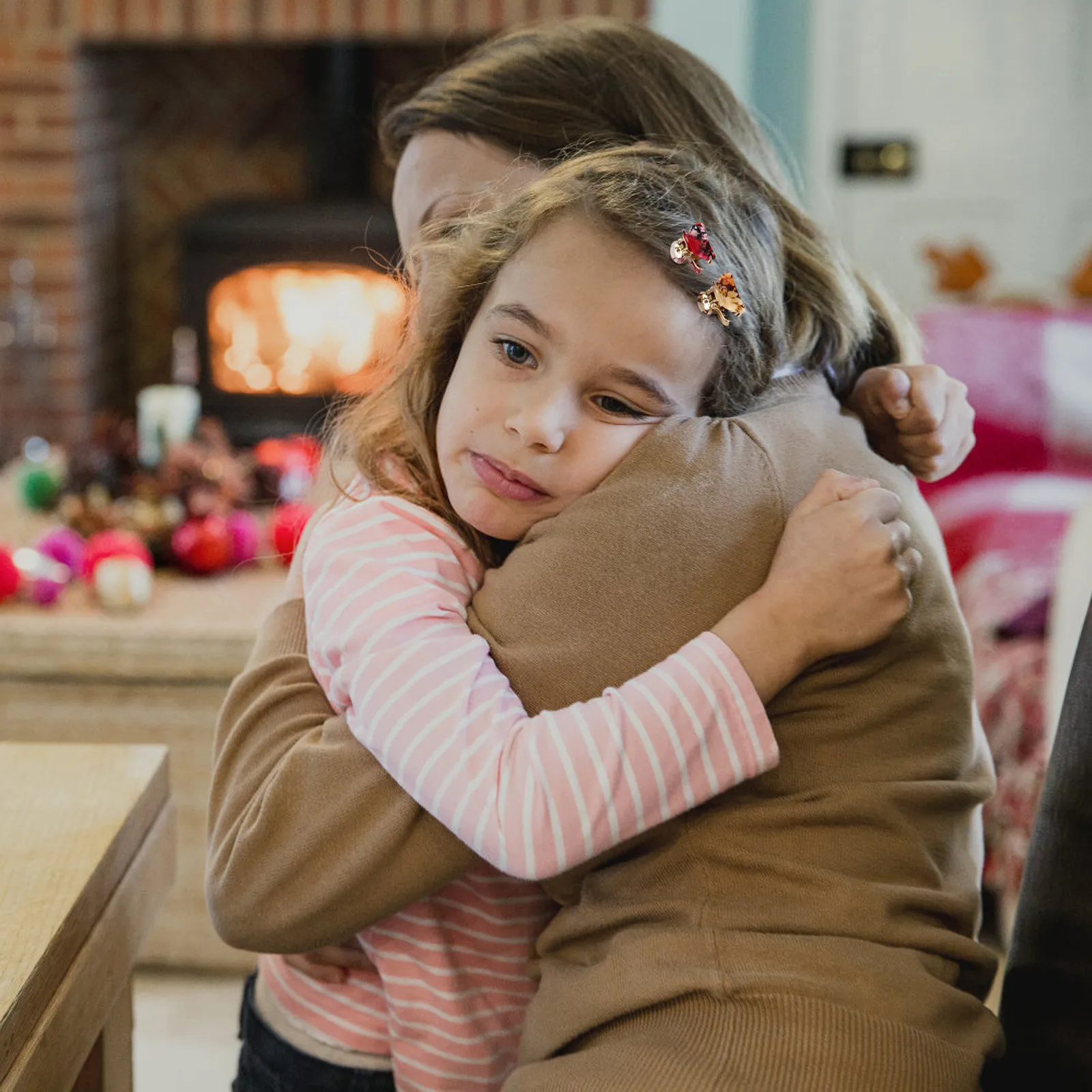 Набор из 6 прочных пластиковых заколок-крабов для волос с зубчатой конструкцией, надежно фиксирующих волосы, для повседневного использования, женские аксессуары, держатели для хвоста
Набор из 6 прочных пластиковых заколок-крабов для волос с зубчатой конструкцией, надежно фиксирующих волосы, для повседневного использования, женские аксессуары, держатели для хвоста