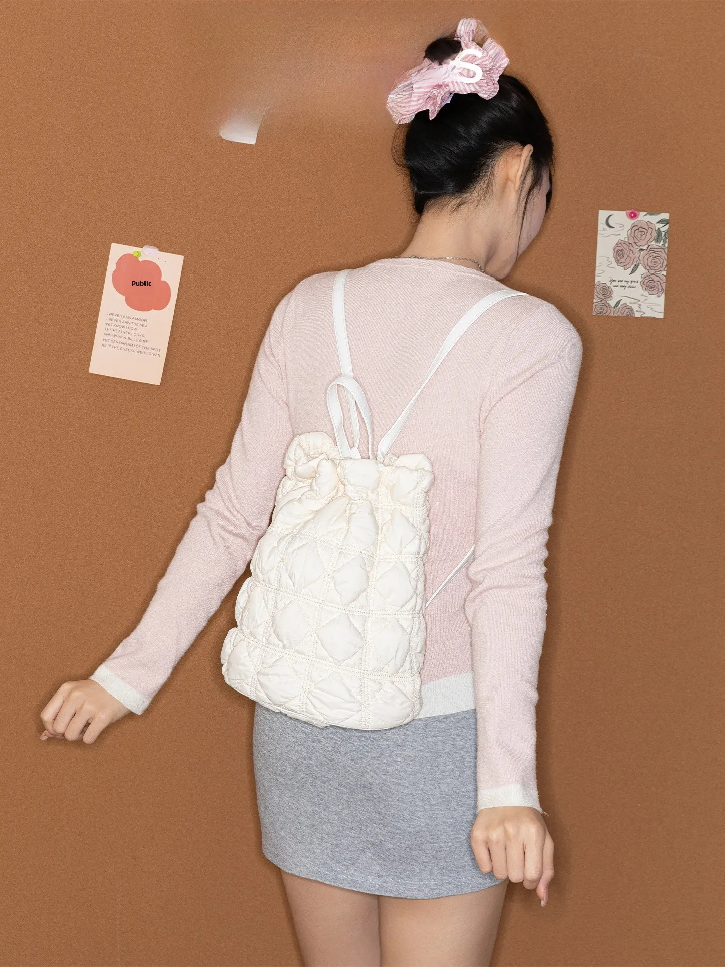Orange Girl Yu Shuxin Folded Cloud Backpack White Drawstring Bubble Double Shoulder Bag Youthful Style Cotton Daily Use
Orange Girl Yu Shuxin Folded Cloud Backpack White Drawstring Bubble Double Shoulder Bag Youthful Style Cotton Daily Use