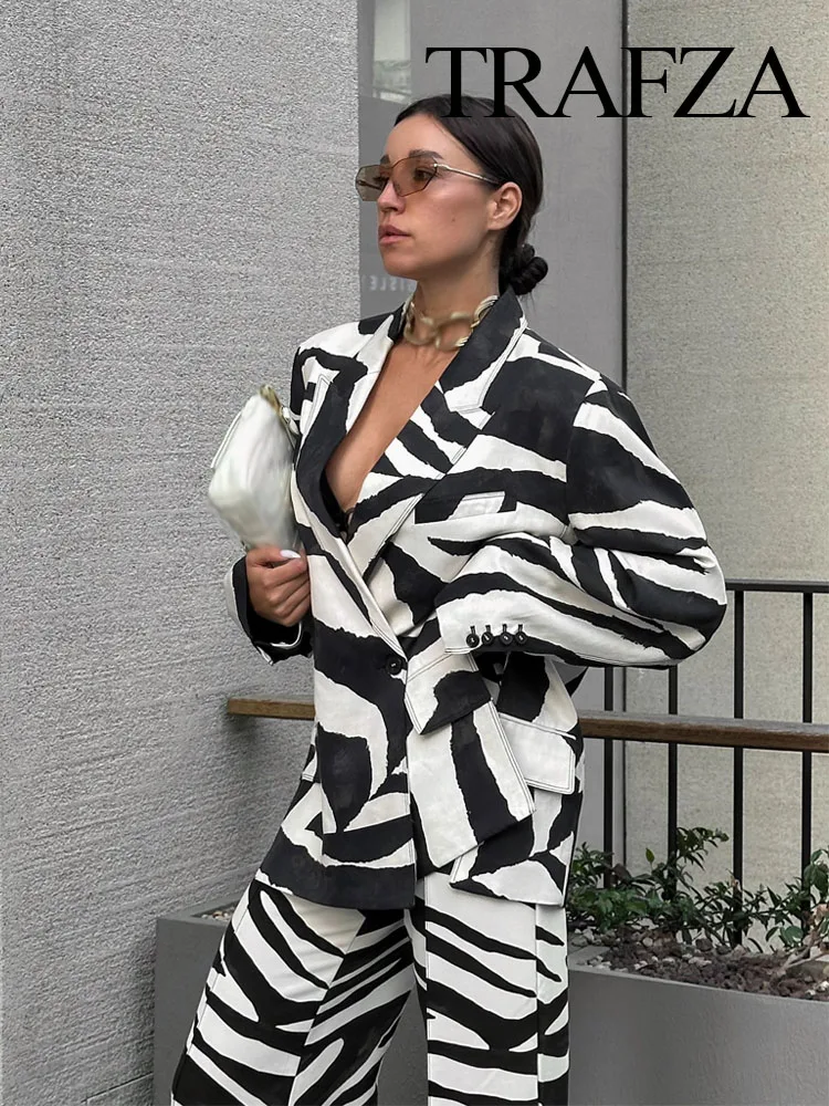 TRAFZA Women Chic Zebra Stripes Pocket Single Deduction Decorate Turn-Down Collar Blazer Jacket+Zipper Casual Long Pants Suit
TRAFZA Women Chic Zebra Stripes Pocket Single Deduction Decorate Turn-Down Collar Blazer Jacket+Zipper Casual Long Pants Suit