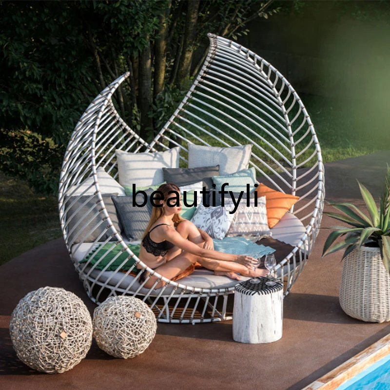 Creative Rattan Sofa Round Large Reclining Bed Leisure Outdoor Garden Courtyard Vacation Hotel Open-Air Iron Rattan Chair 
Creative Rattan Sofa Round Large Reclining Bed Leisure Outdoor Garden Courtyard Vacation Hotel Open-Air Iron Rattan Chair