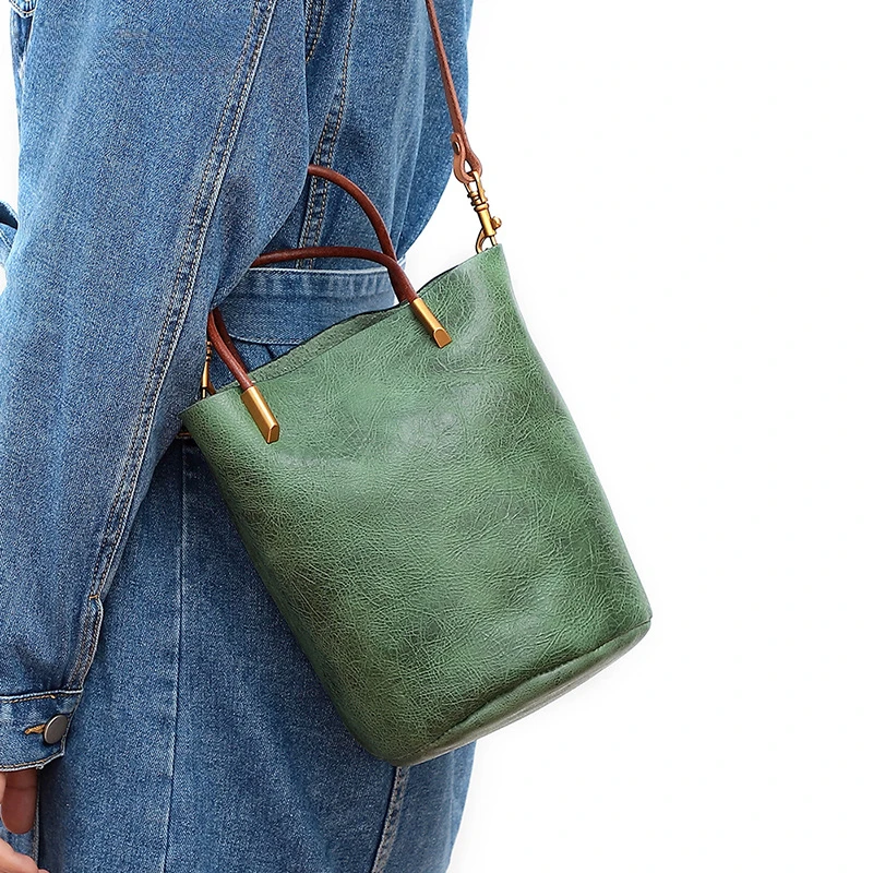 2024 New Retro Women's Shoulder Bag Large Capacity Handbag Multifunctional Portable Crossbody Women's Cow Bag Fashion
2024 New Retro Women's Shoulder Bag Large Capacity Handbag Multifunctional Portable Crossbody Women's Cow Bag Fashion