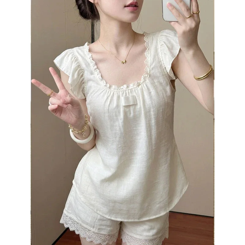 Korean-style Sweet and Fluffy Small Flying Sleeve Short-sleeved Pajamas for Women, Summer Shorts Set, Soft Home Wear
Korean-style Sweet and Fluffy Small Flying Sleeve Short-sleeved Pajamas for Women, Summer Shorts Set, Soft Home Wear