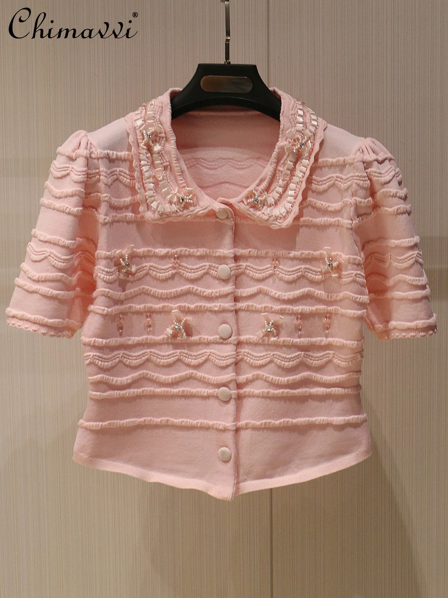 French Sweetheart Doll Collar Cream Piping Beaded Cropped Knit Cardigan Women's 2026 Summer Fashion Sweet Short Sleeve Top
French Sweetheart Doll Collar Cream Piping Beaded Cropped Knit Cardigan Women's 2026 Summer Fashion Sweet Short Sleeve Top