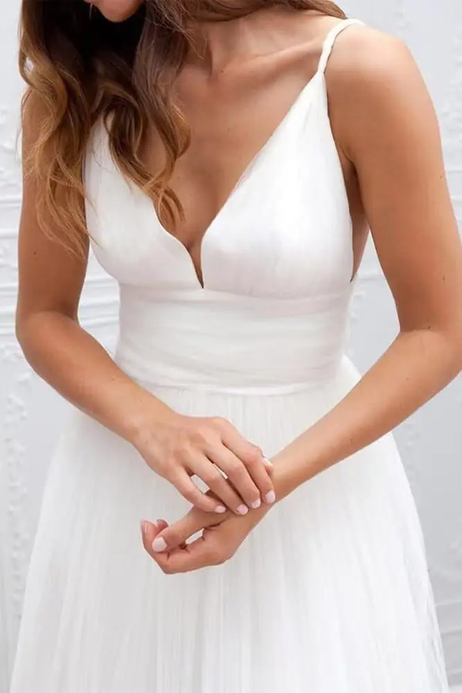 V-neck Elegant Spaghetti Straps Tulle Long Wedding Dress A-Line Ruffled Beach Bridal Gowns for Women Evening Party Dresses
V-neck Elegant Spaghetti Straps Tulle Long Wedding Dress A-Line Ruffled Beach Bridal Gowns for Women Evening Party Dresses