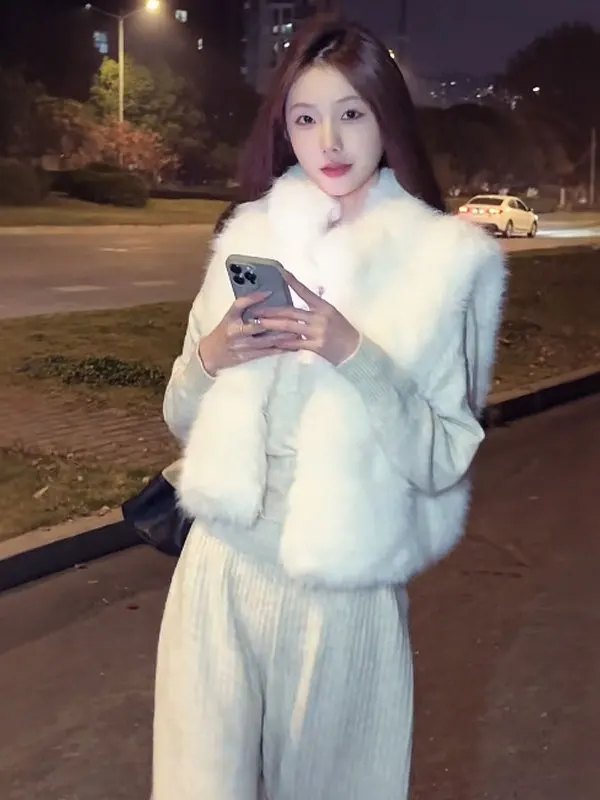 Корейский мягкий шикарный пушистый жилет: красивая уникальная верхняя одежда для зимы, прогулок, бизнеса, дома, фитнеса, праздников и новогодних мероприятий
Корейский мягкий шикарный пушистый жилет: красивая уникальная верхняя одежда для зимы, прогулок, бизнеса, дома, фитнеса, праздников и новогодних мероприятий