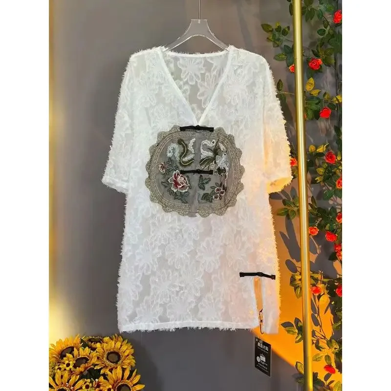 Large Size Loose New Chinese Style Chinese Style Button Mid-length Versatile V-neck Short-sleeved Lace Shirt Women E8358
Large Size Loose New Chinese Style Chinese Style Button Mid-length Versatile V-neck Short-sleeved Lace Shirt Women E8358