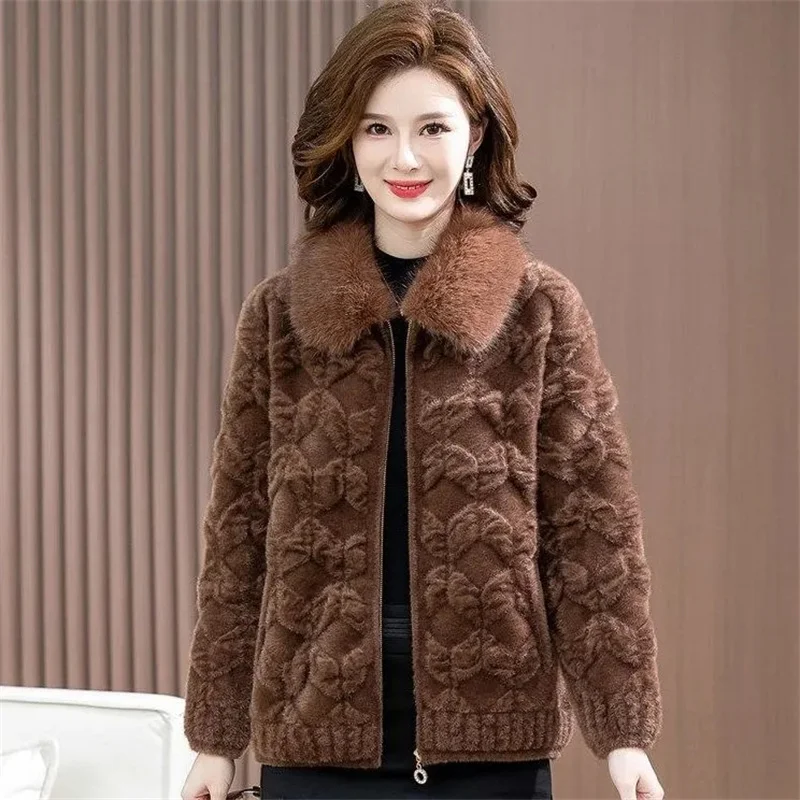 New Jacket Women Fashion Autumn Winter Middle Aged Mother Imitation Mink Velvet Fur Collar Warm Zipper Knitted Cardigan Female
New Jacket Women Fashion Autumn Winter Middle Aged Mother Imitation Mink Velvet Fur Collar Warm Zipper Knitted Cardigan Female