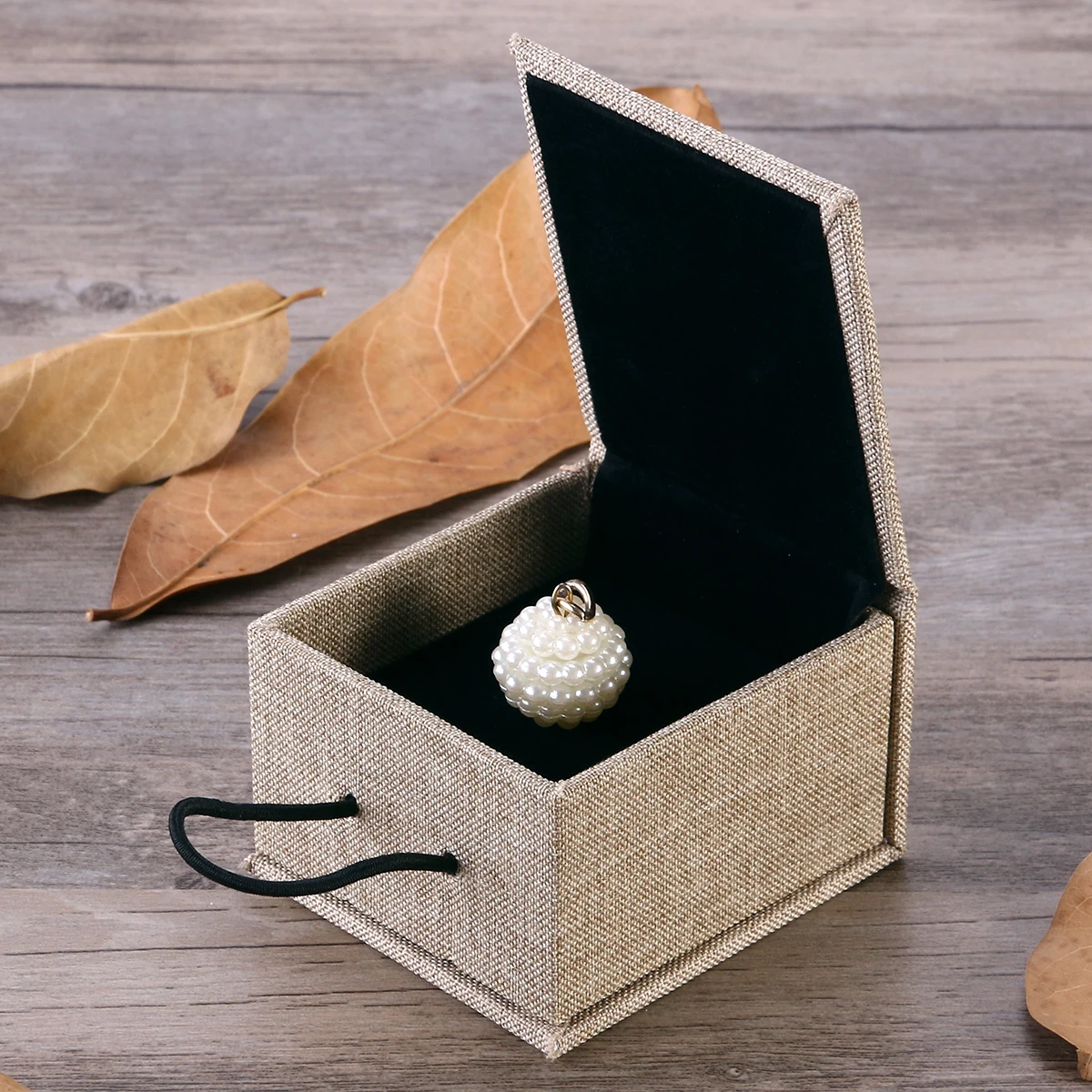 Wooden Jewelry Gift Box Case Linen Surface Rustic Ring Bearer Box Holder Dustproof Scratch Resistant Wear Resistant Durable Pull
Wooden Jewelry Gift Box Case Linen Surface Rustic Ring Bearer Box Holder Dustproof Scratch Resistant Wear Resistant Durable Pull