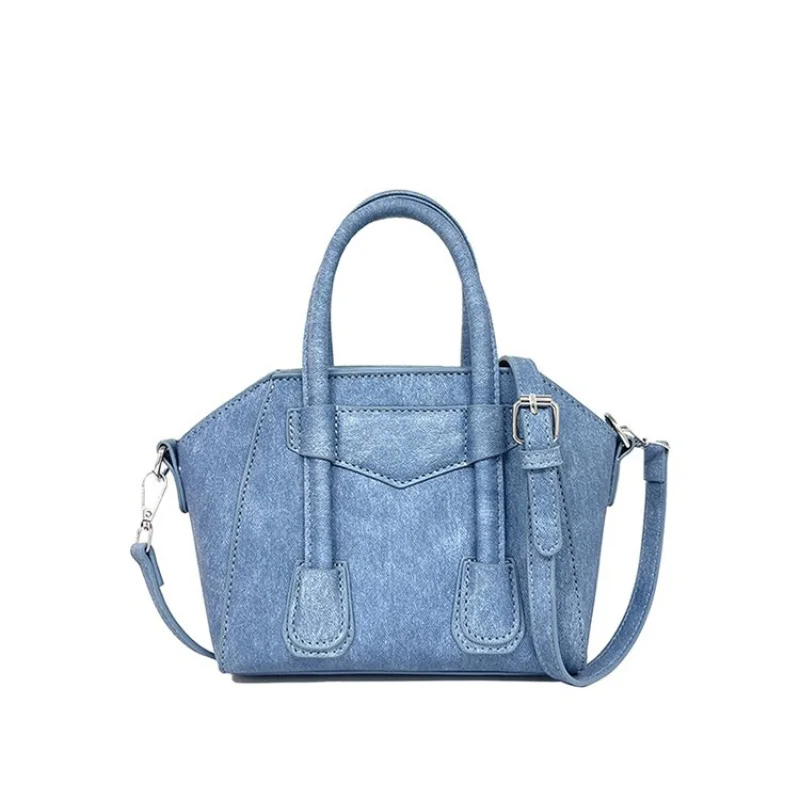 Luxury Brand Women's Handbag In Premium Leather, Crossbody Bag With Multiple Compartments For Chic Ladies
Luxury Brand Women's Handbag In Premium Leather, Crossbody Bag With Multiple Compartments For Chic Ladies