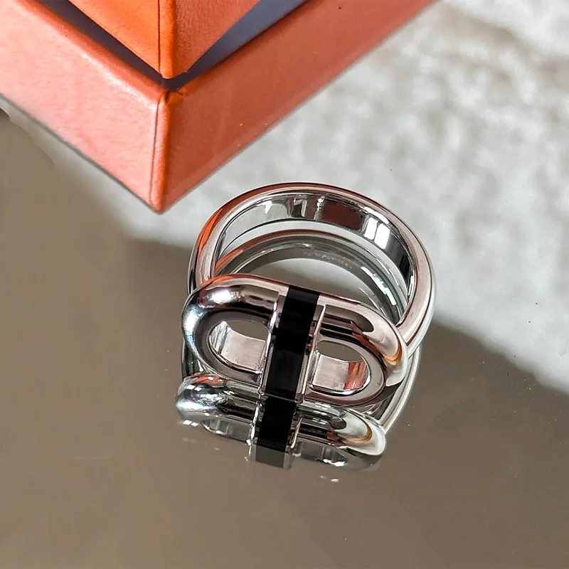 Xiqi Jewelry High Quality Luxury Brand S925 Sterling Silver Letter Geometric Finger Ring Women's Trend Daily Activity High End J
Xiqi Jewelry High Quality Luxury Brand S925 Sterling Silver Letter Geometric Finger Ring Women's Trend Daily Activity High End J
