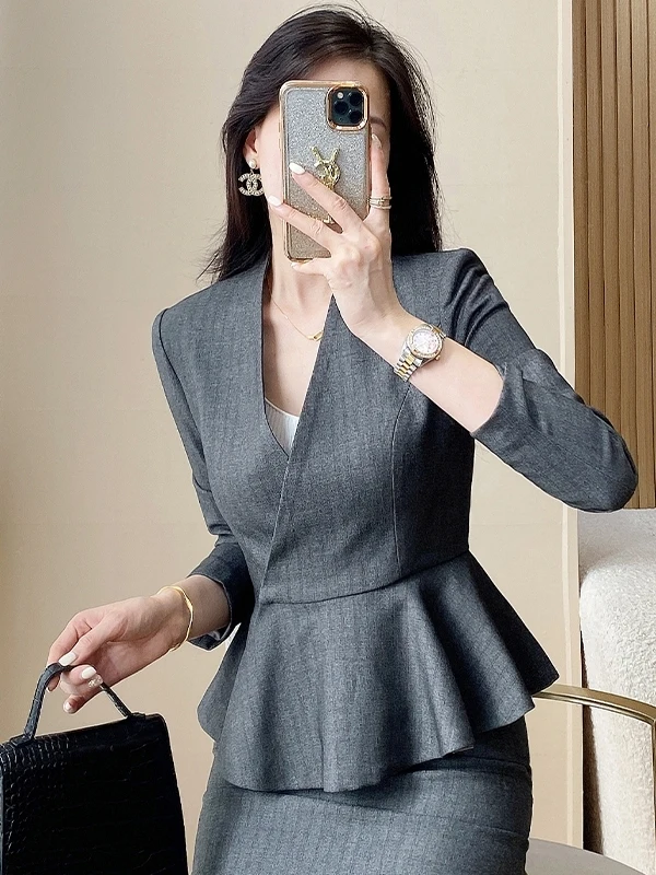 Gray Striped Suit Set Women's New 2024 High-End Professional Jewelry Store Beauty Salon Front Desk Work Uniform Korean Style
Gray Striped Suit Set Women's New 2024 High-End Professional Jewelry Store Beauty Salon Front Desk Work Uniform Korean Style
