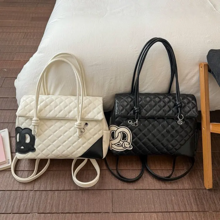 Роскошная элегантная сумка для подгузников для женщин, дизайнерская сумка через плечо, минималистичная винтажная сумка-тоут из текстурированной кожи, оригинальный ретро-стиль
Роскошная элегантная сумка для подгузников для женщин, дизайнерская сумка через плечо, минималистичная винтажная сумка-тоут из текстурированной кожи, оригинальный ретро-стиль