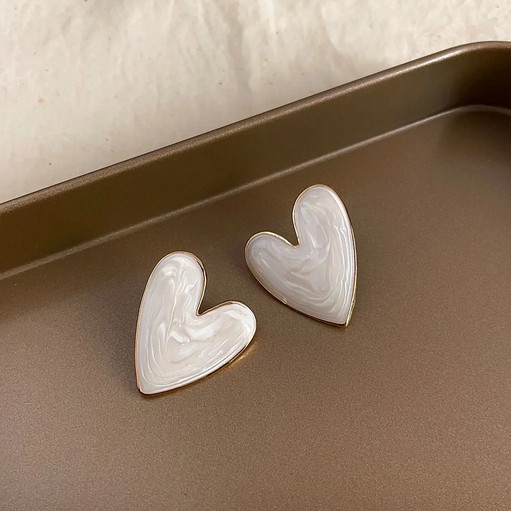 French Vintage Milk White Drip Oil Earrings Korean Style Luxury Sensation Fashionable Personality Match All Ear Jewelry
French Vintage Milk White Drip Oil Earrings Korean Style Luxury Sensation Fashionable Personality Match All Ear Jewelry