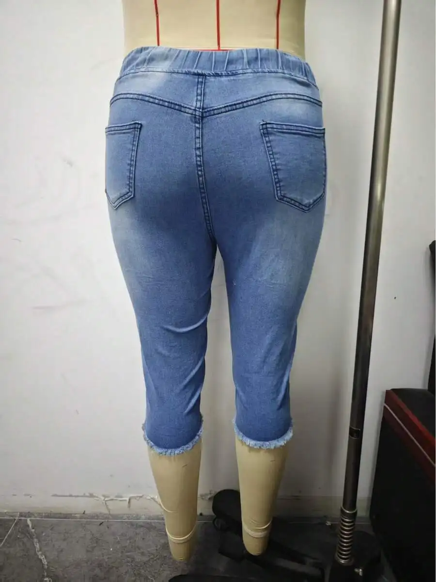 Stretchy Skinny Light Blue Denim Cropped Jeans With Drawstring Hem And Frayed Cuff
Stretchy Skinny Light Blue Denim Cropped Jeans With Drawstring Hem And Frayed Cuff