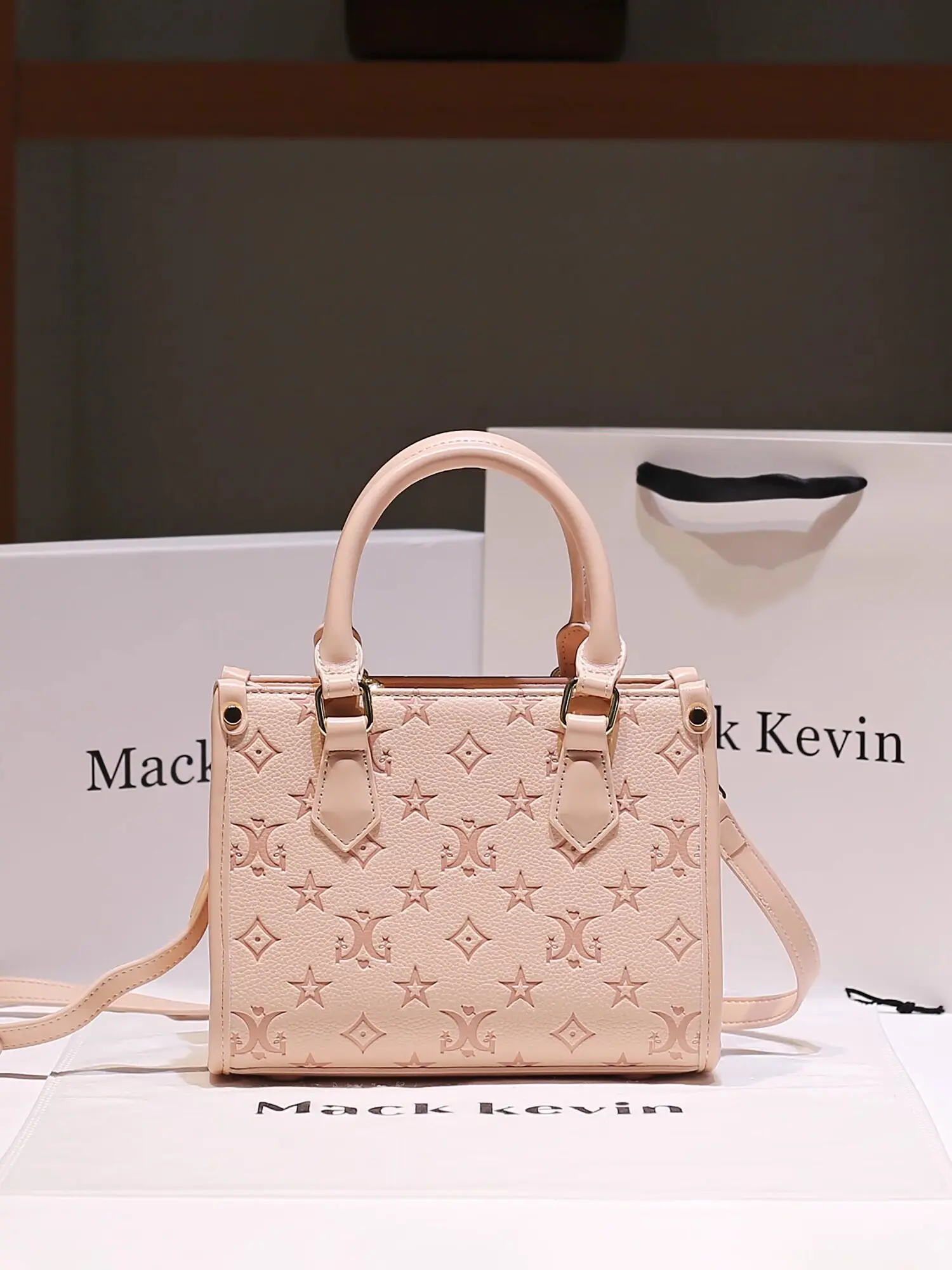 Luxury and Versatile Handheld Tote Bag with Beautiful Flower Printing and High Quality Leather Women's New Fashion Crossbody Bag
Luxury and Versatile Handheld Tote Bag with Beautiful Flower Printing and High Quality Leather Women's New Fashion Crossbody Bag